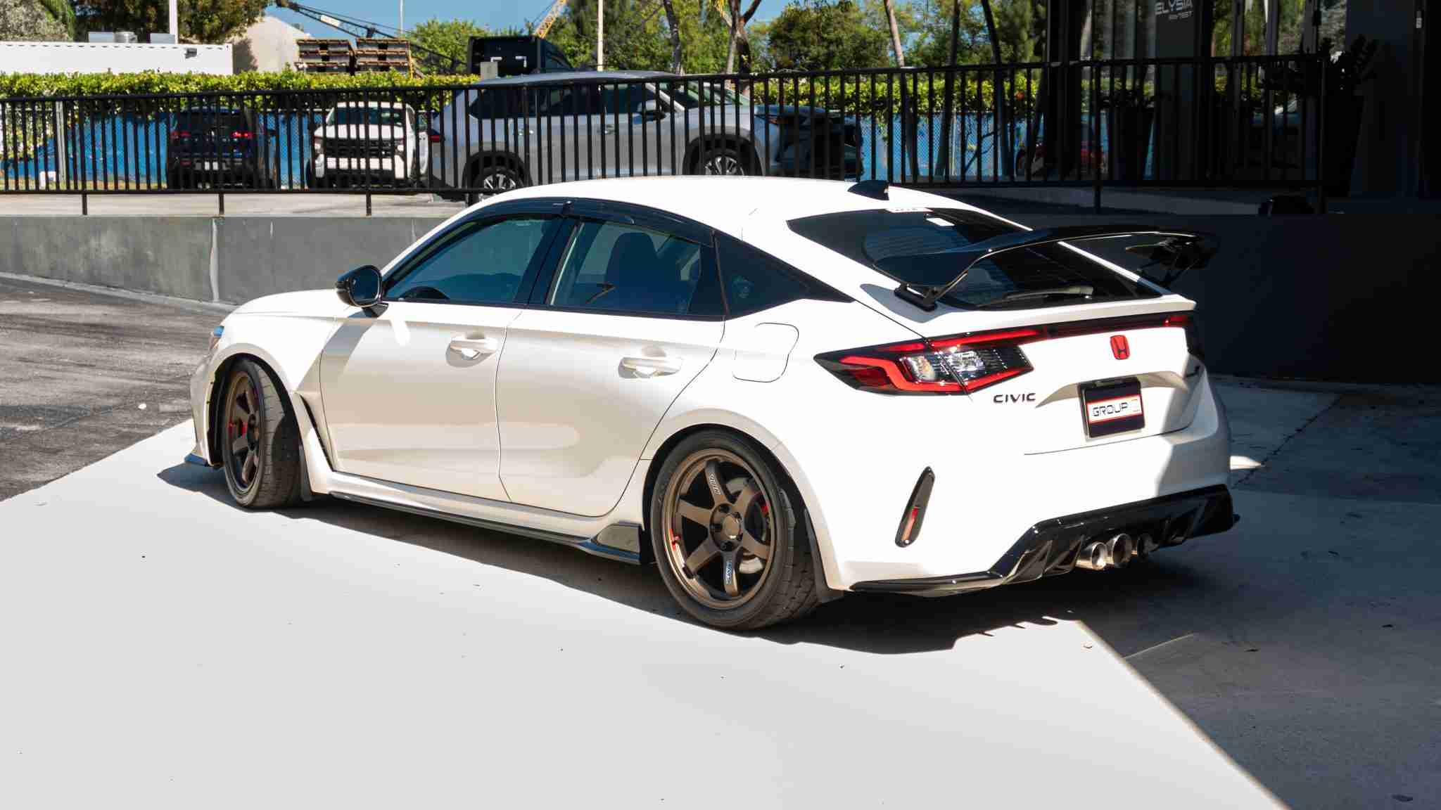 2024 Honda Civic TYPE-R 1 Owner -5k Miles – Championship white – Volk TE37 – Fortune auto HSLV -PPF full