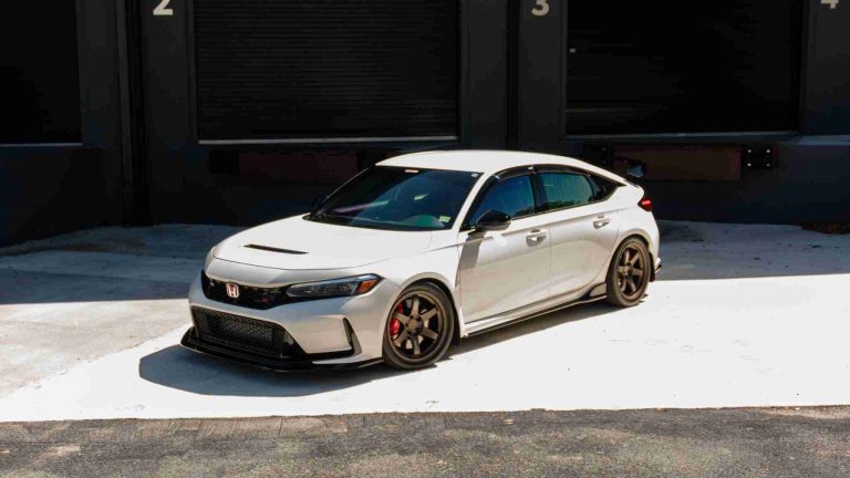 2024 Honda Civic TYPE-R 1 Owner -5k Miles – Championship white – Volk TE37 – Fortune auto HSLV -PPF