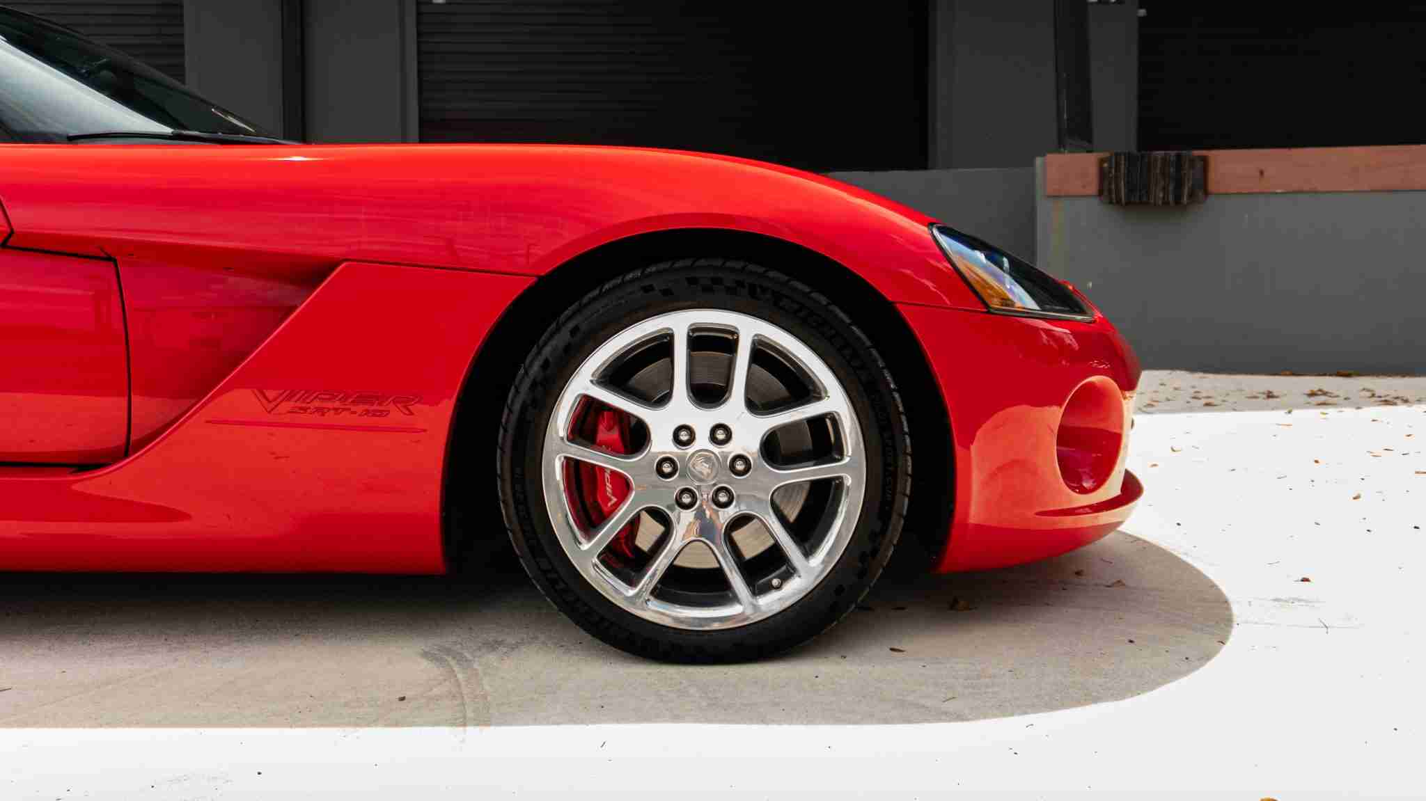2005 Dodge Viper SRT-10 Only 16k Miles VIPER Red – 8.4L V10 – 6 Speed Manual – Like New Condition full