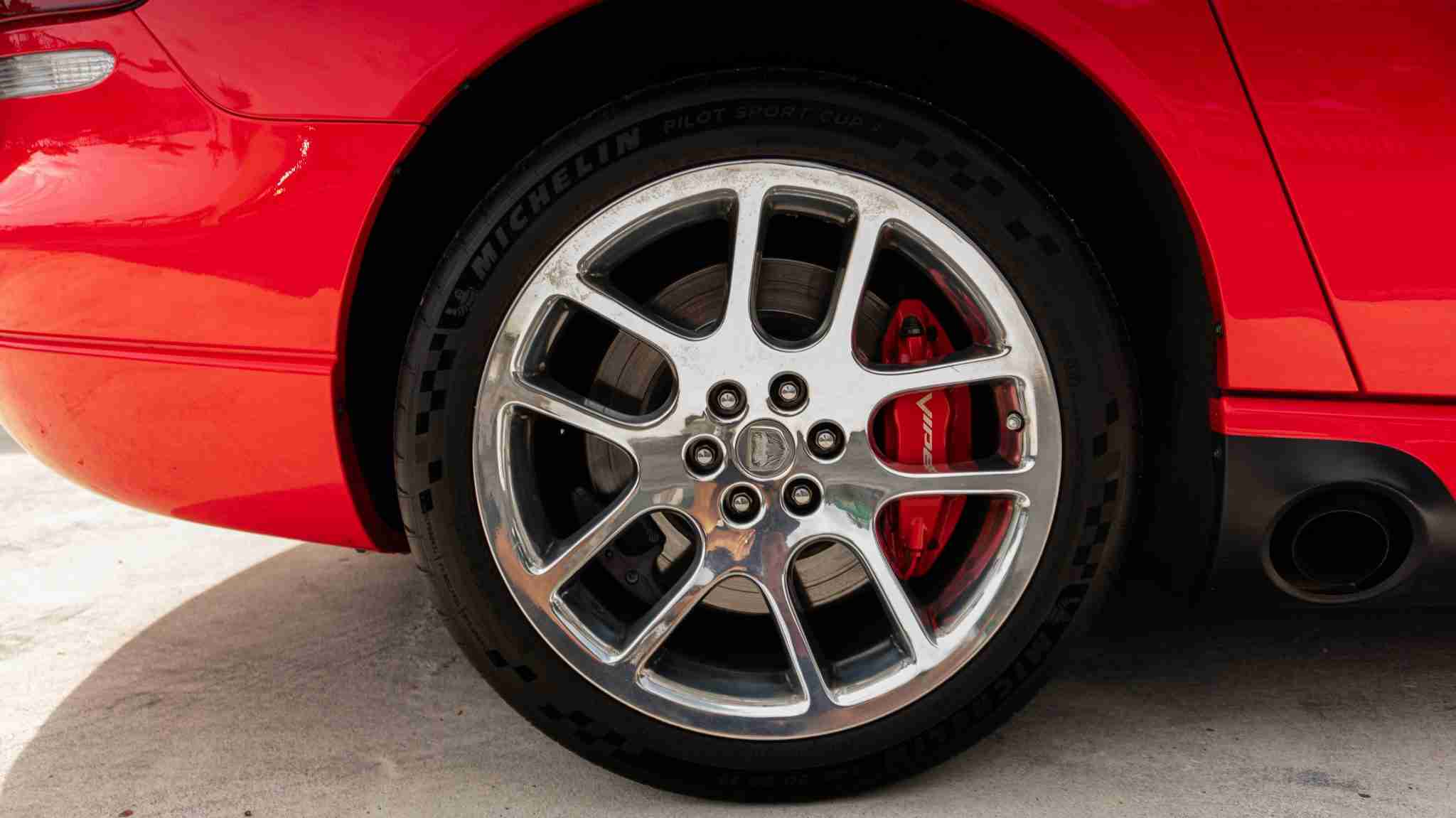 2005 Dodge Viper SRT-10 Only 16k Miles VIPER Red – 8.4L V10 – 6 Speed Manual – Like New Condition full