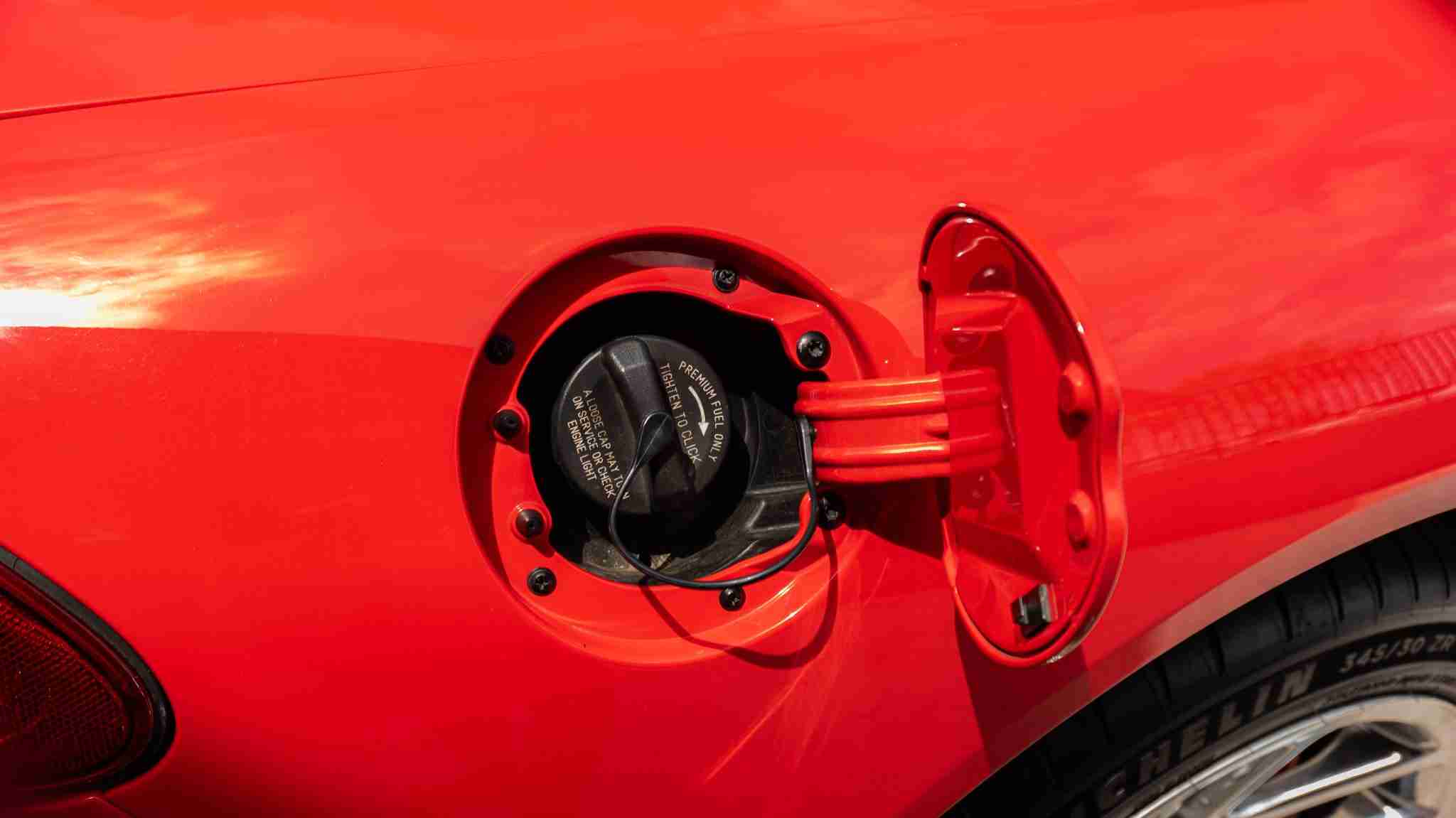 2005 Dodge Viper SRT-10 Only 16k Miles VIPER Red – 8.4L V10 – 6 Speed Manual – Like New Condition full