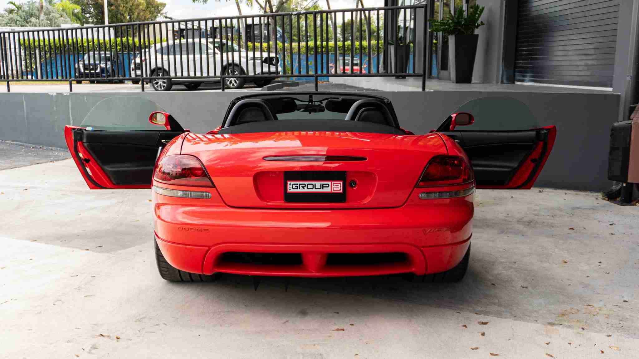 2005 Dodge Viper SRT-10 Only 16k Miles VIPER Red – 8.4L V10 – 6 Speed Manual – Like New Condition full