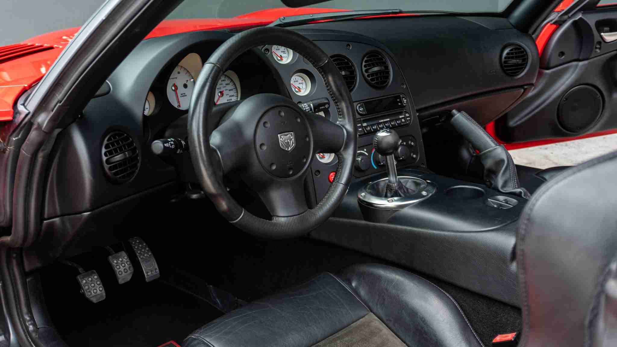 2005 Dodge Viper SRT-10 Only 16k Miles VIPER Red – 8.4L V10 – 6 Speed Manual – Like New Condition full