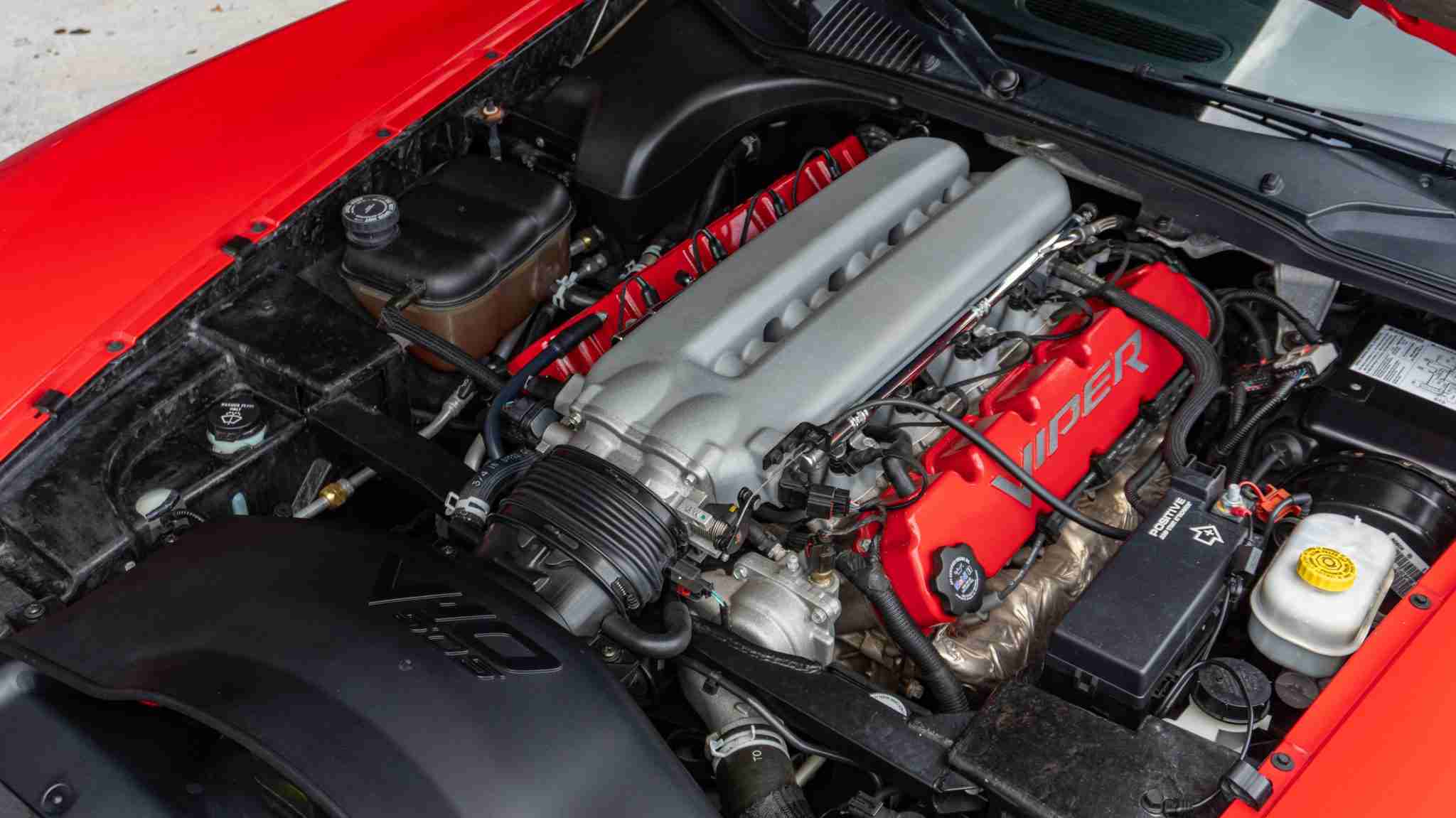 2005 Dodge Viper SRT-10 Only 16k Miles VIPER Red – 8.4L V10 – 6 Speed Manual – Like New Condition full