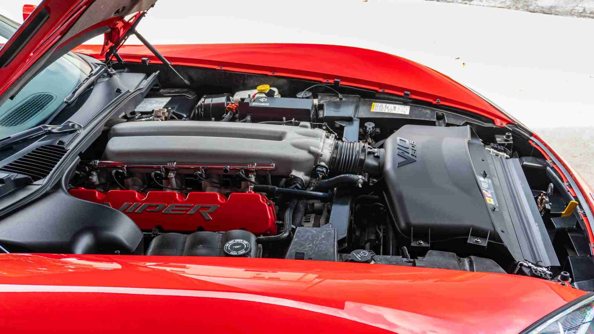 2005 Dodge Viper SRT-10 Only 16k Miles VIPER Red – 8.4L V10 – 6 Speed Manual – Like New Condition full