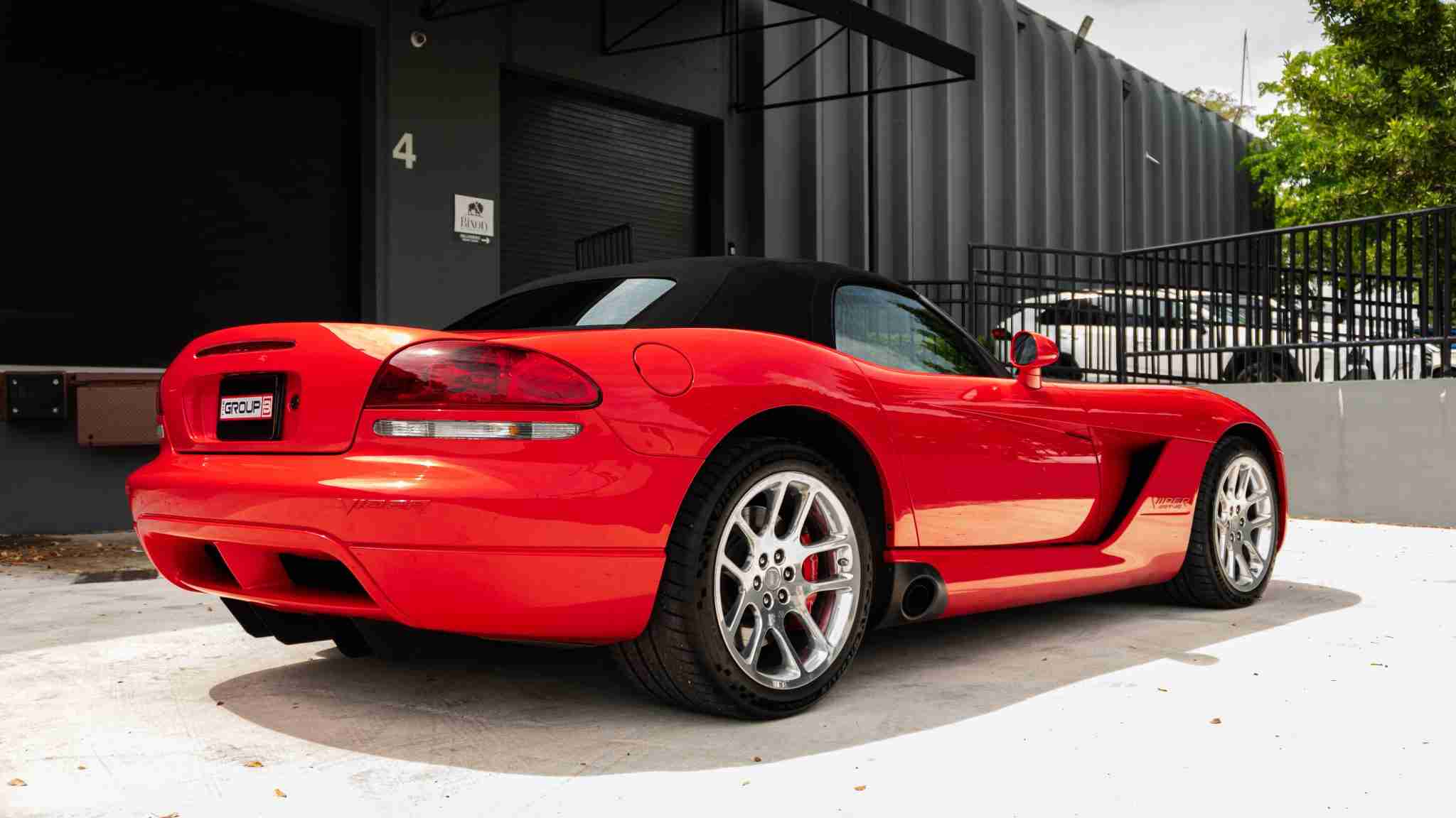 2005 Dodge Viper SRT-10 Only 16k Miles VIPER Red – 8.4L V10 – 6 Speed Manual – Like New Condition full
