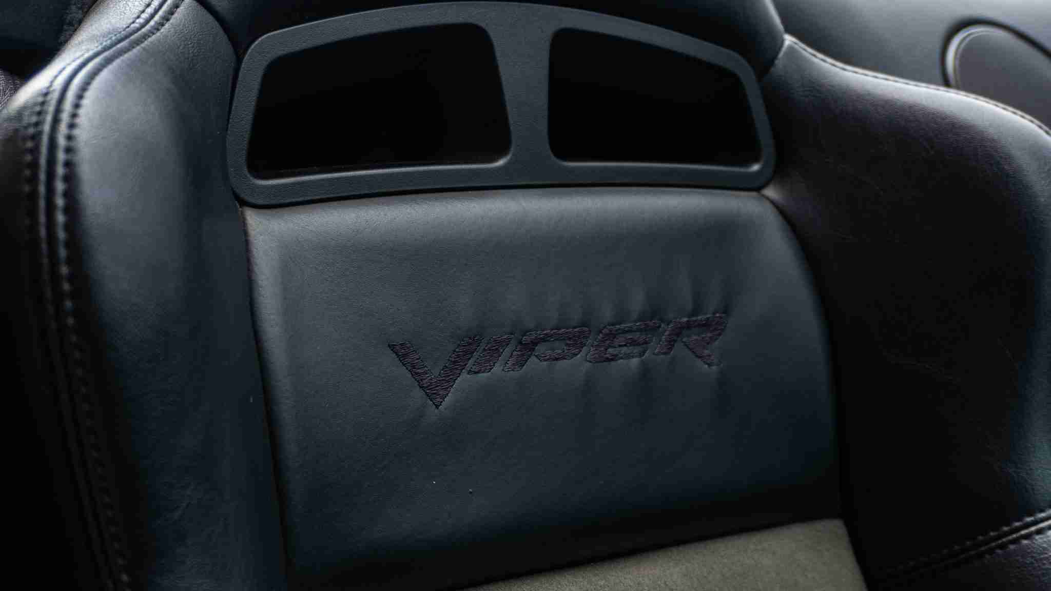 2005 Dodge Viper SRT-10 Only 16k Miles VIPER Red – 8.4L V10 – 6 Speed Manual – Like New Condition full