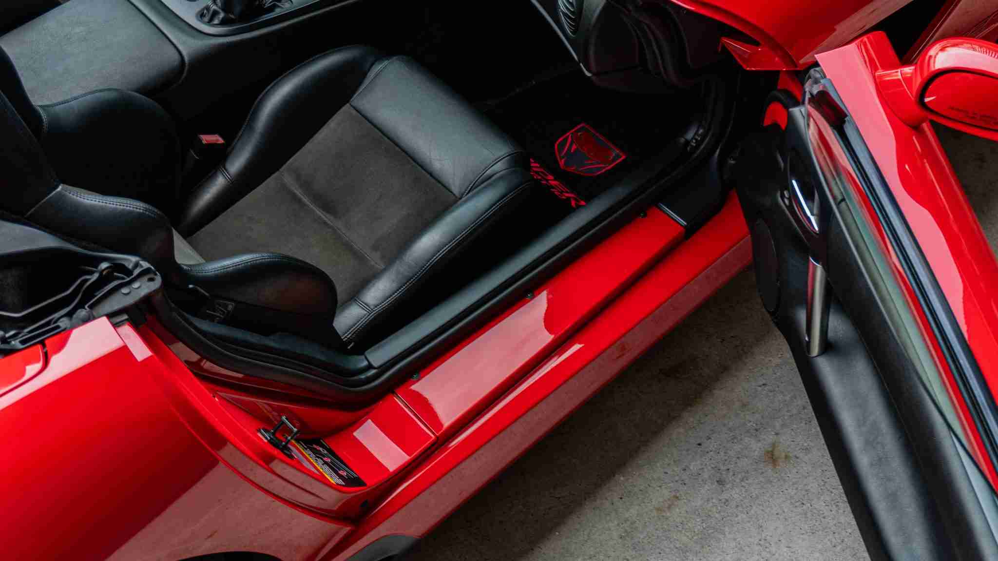 2005 Dodge Viper SRT-10 Only 16k Miles VIPER Red – 8.4L V10 – 6 Speed Manual – Like New Condition full