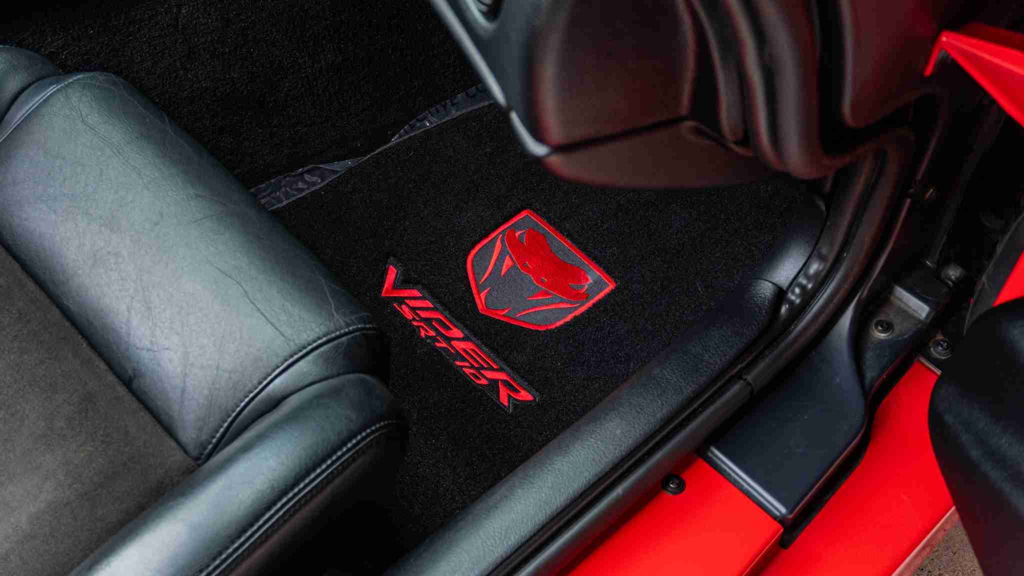 2005 Dodge Viper SRT-10 Only 16k Miles VIPER Red – 8.4L V10 – 6 Speed Manual – Like New Condition full