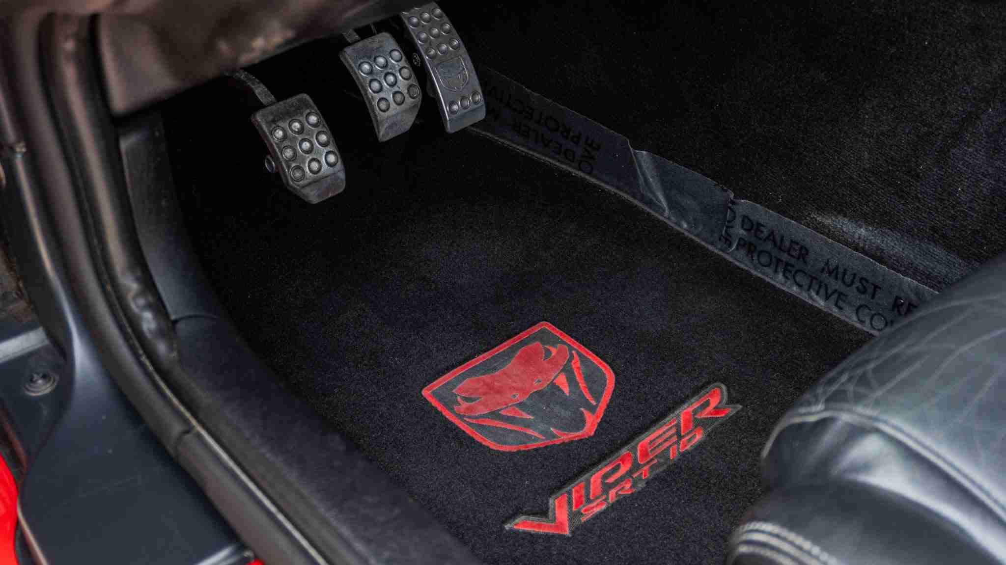 2005 Dodge Viper SRT-10 Only 16k Miles VIPER Red – 8.4L V10 – 6 Speed Manual – Like New Condition full
