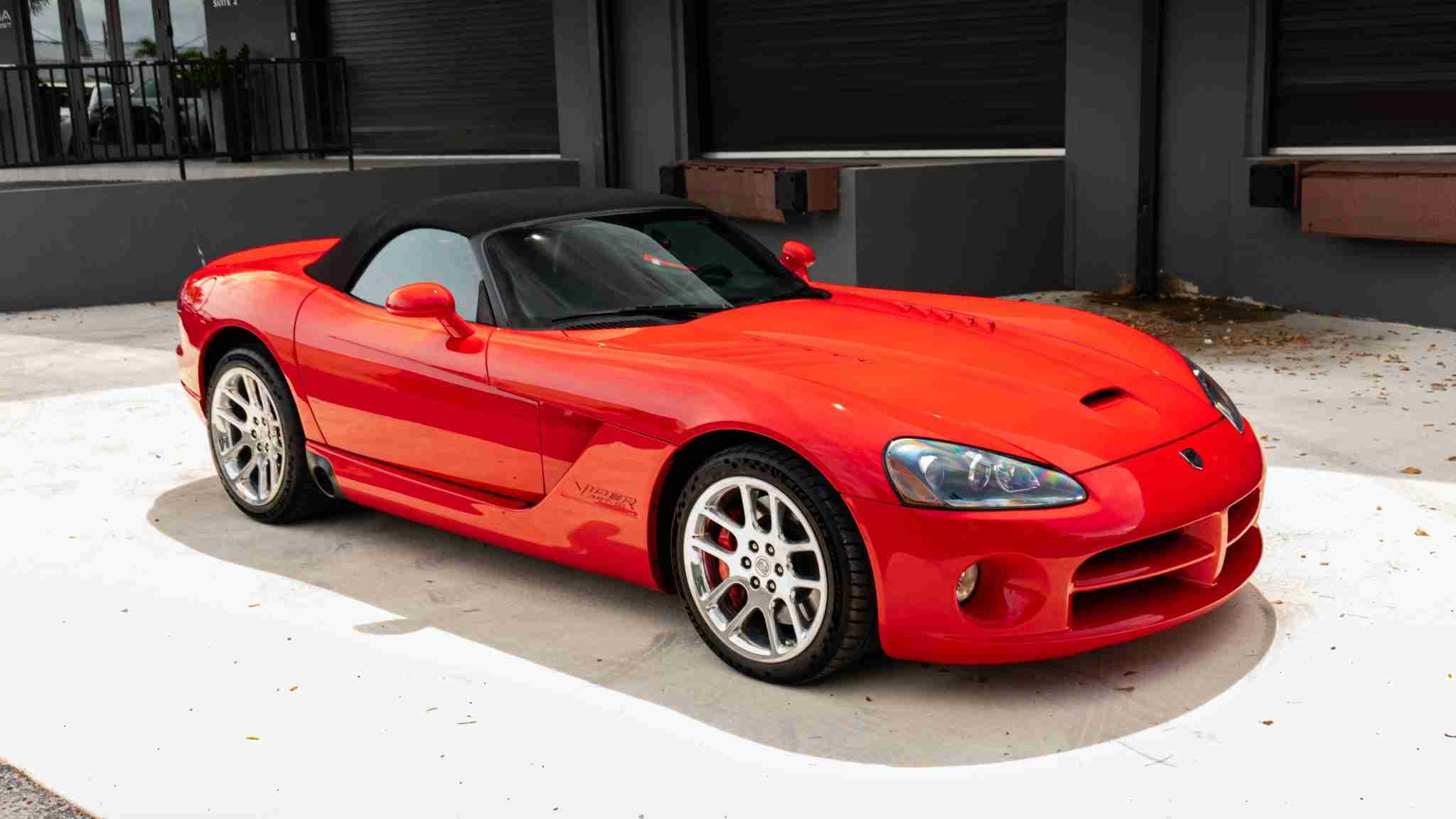 2005 Dodge Viper SRT-10 Only 16k Miles VIPER Red – 8.4L V10 – 6 Speed Manual – Like New Condition full