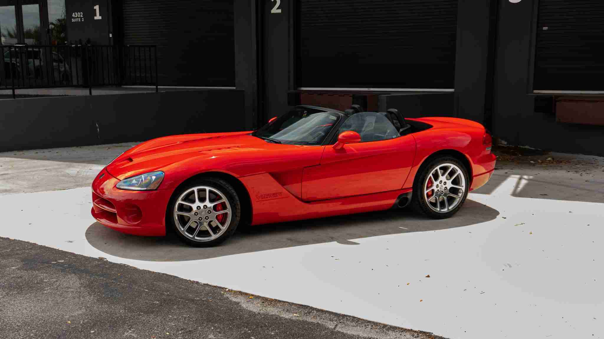 2005 Dodge Viper SRT-10 Only 16k Miles VIPER Red – 8.4L V10 – 6 Speed Manual – Like New Condition full