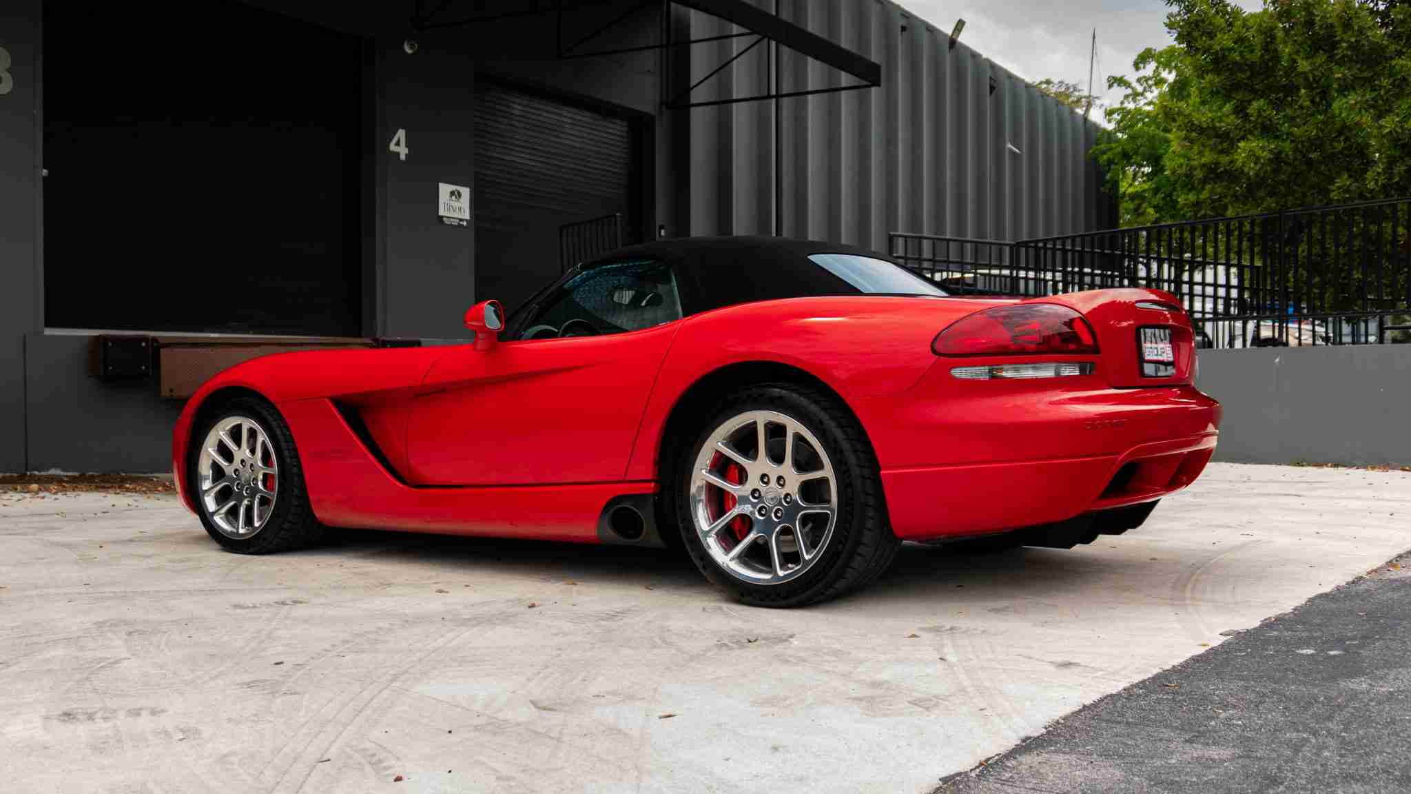 2005 Dodge Viper SRT-10 Only 16k Miles VIPER Red – 8.4L V10 – 6 Speed Manual – Like New Condition full
