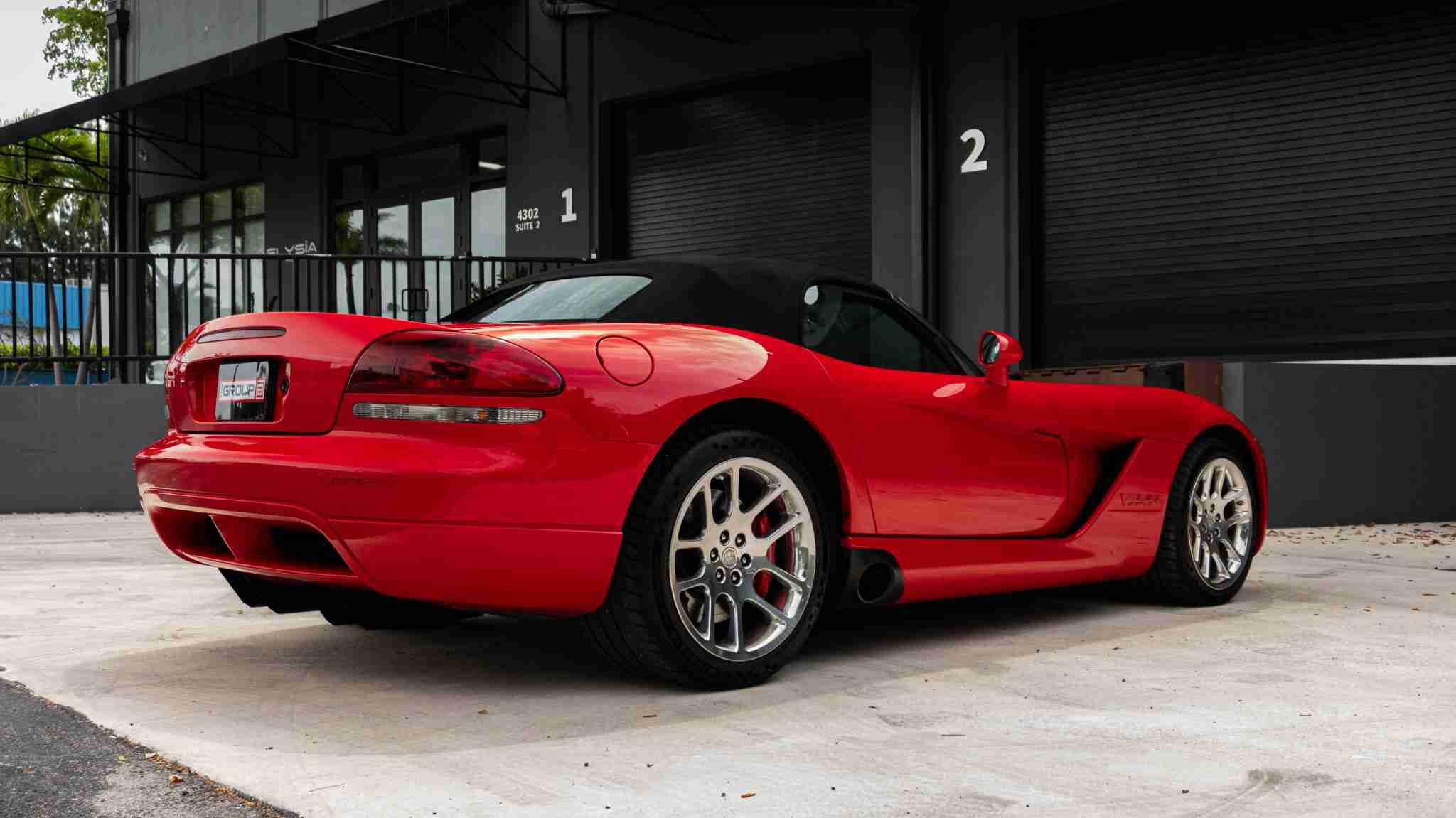 2005 Dodge Viper SRT-10 Only 16k Miles VIPER Red – 8.4L V10 – 6 Speed Manual – Like New Condition full