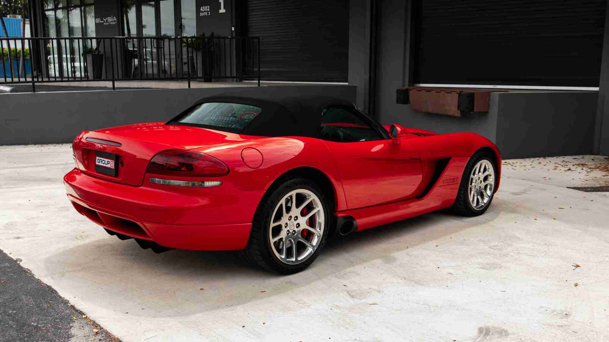 2005 Dodge Viper SRT-10 Only 16k Miles VIPER Red – 8.4L V10 – 6 Speed Manual – Like New Condition full