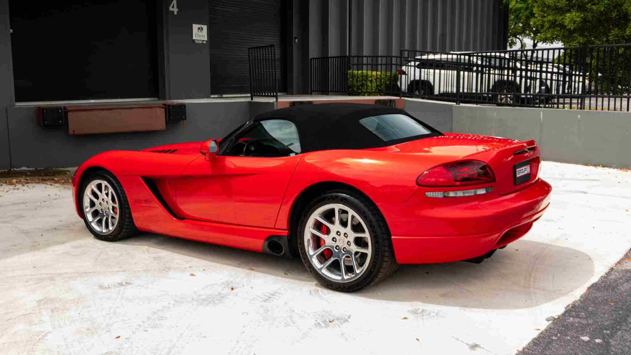 2005 Dodge Viper SRT-10 Only 16k Miles VIPER Red – 8.4L V10 – 6 Speed Manual – Like New Condition full