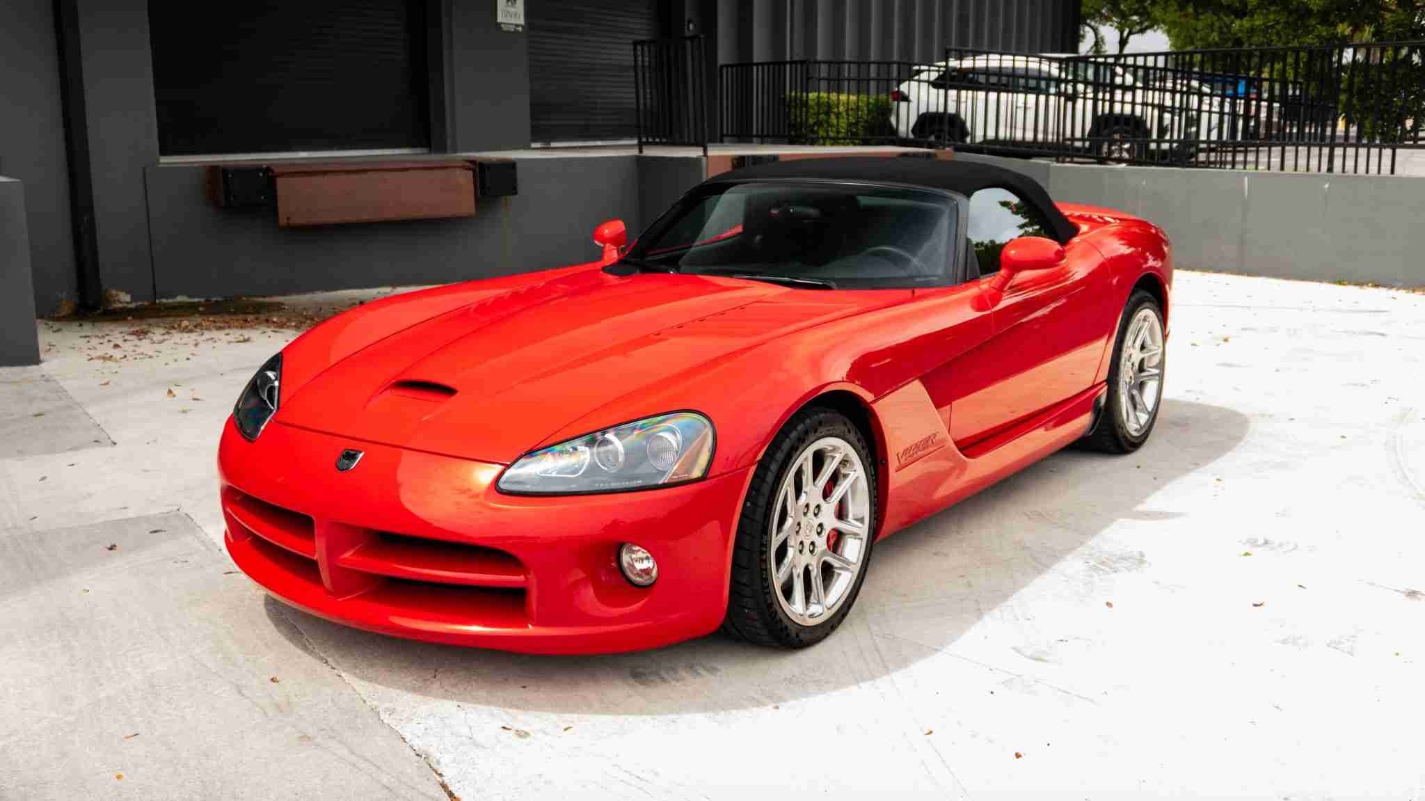 2005 Dodge Viper SRT-10 Only 16k Miles VIPER Red – 8.4L V10 – 6 Speed Manual – Like New Condition full