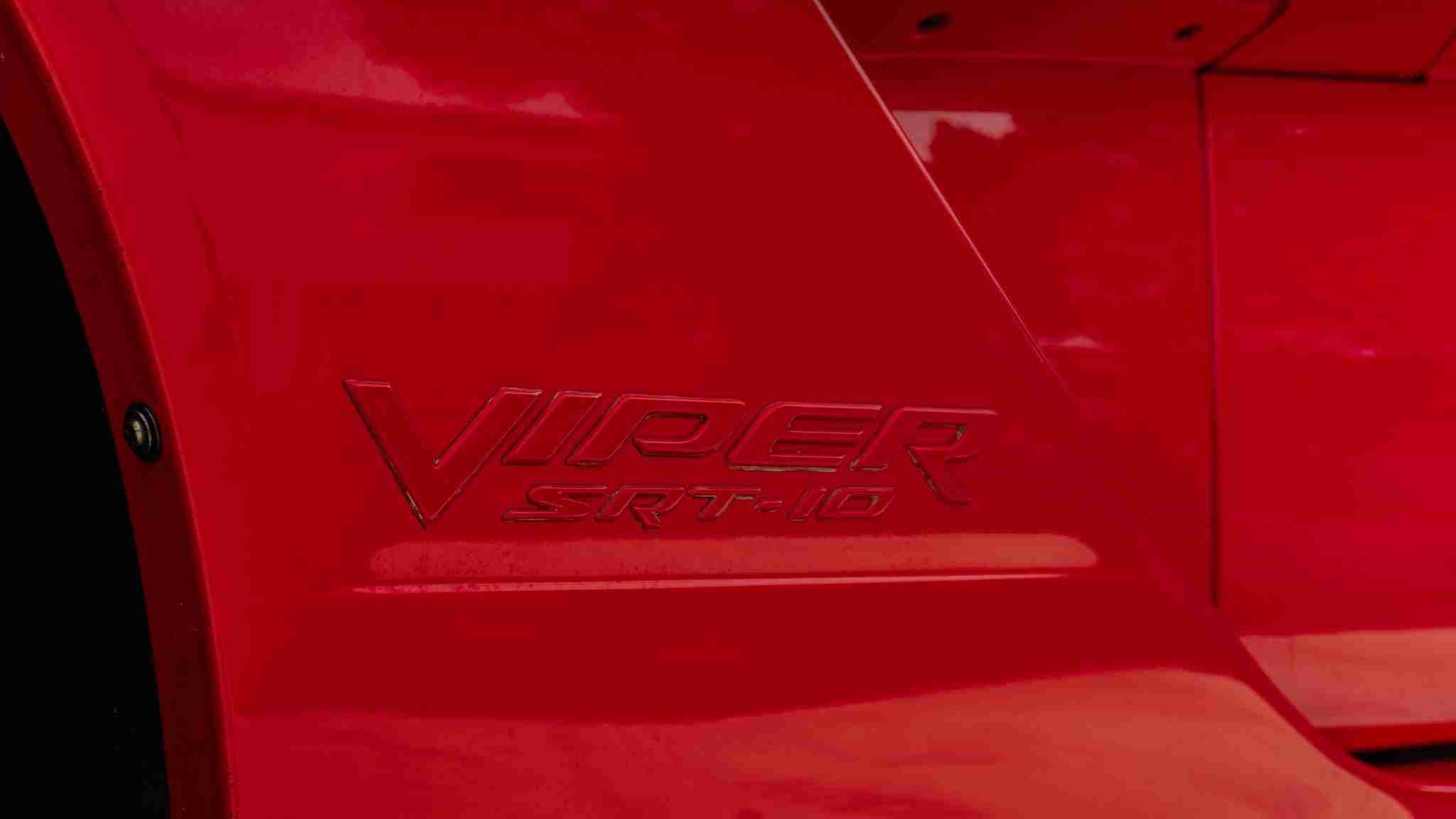 2005 Dodge Viper SRT-10 Only 16k Miles VIPER Red – 8.4L V10 – 6 Speed Manual – Like New Condition full