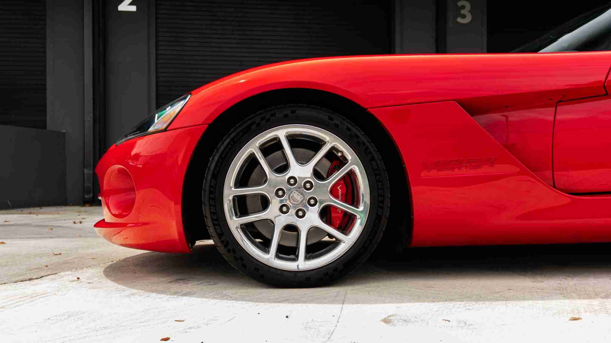 2005 Dodge Viper SRT-10 Only 16k Miles VIPER Red – 8.4L V10 – 6 Speed Manual – Like New Condition full