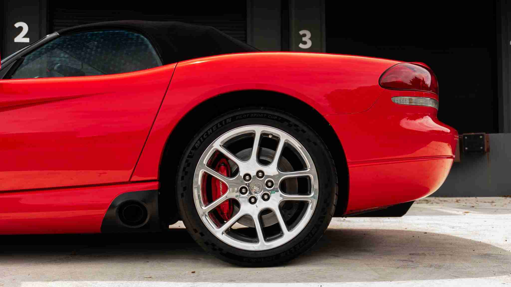 2005 Dodge Viper SRT-10 Only 16k Miles VIPER Red – 8.4L V10 – 6 Speed Manual – Like New Condition full