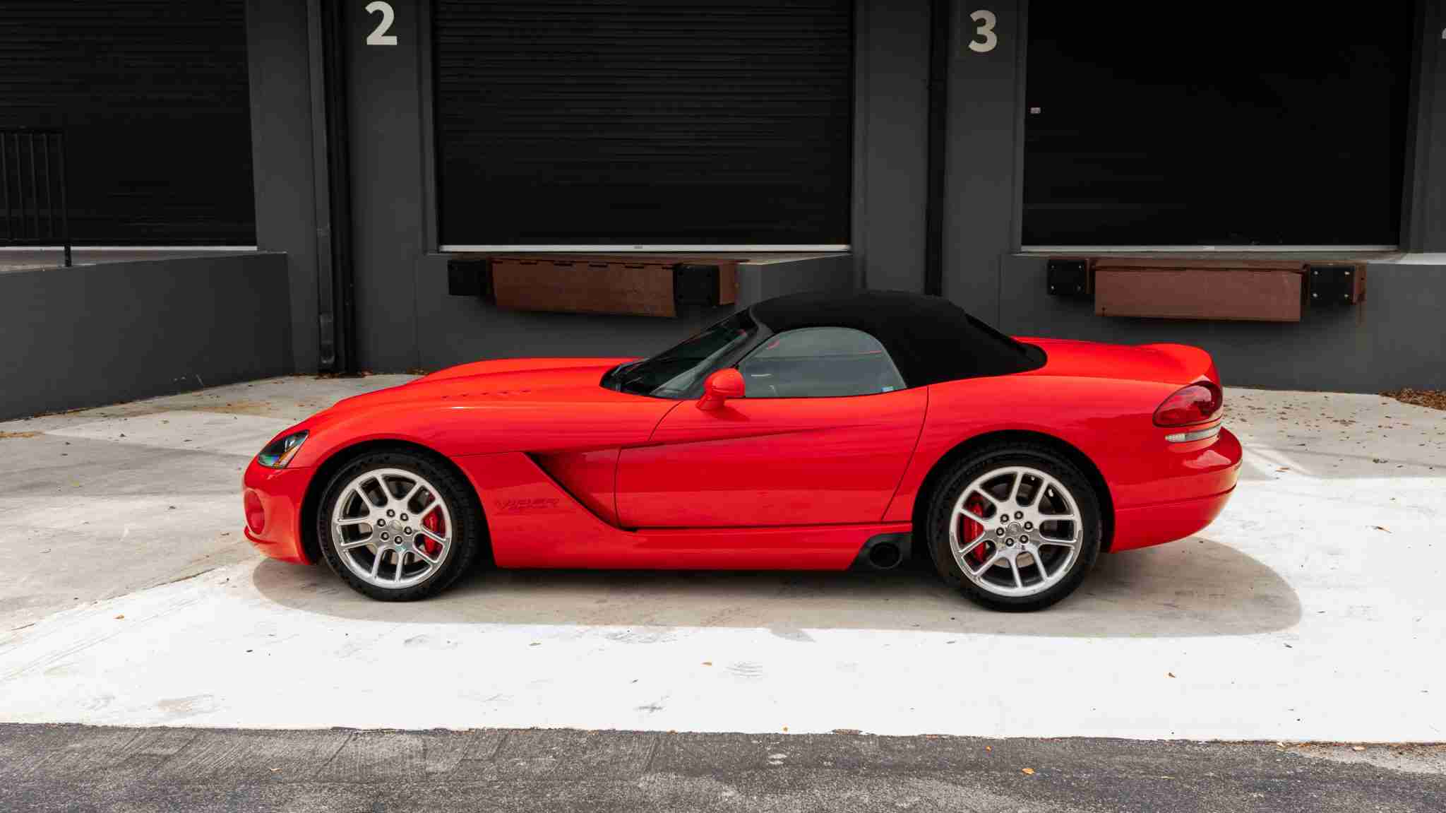 2005 Dodge Viper SRT-10 Only 16k Miles VIPER Red – 8.4L V10 – 6 Speed Manual – Like New Condition full