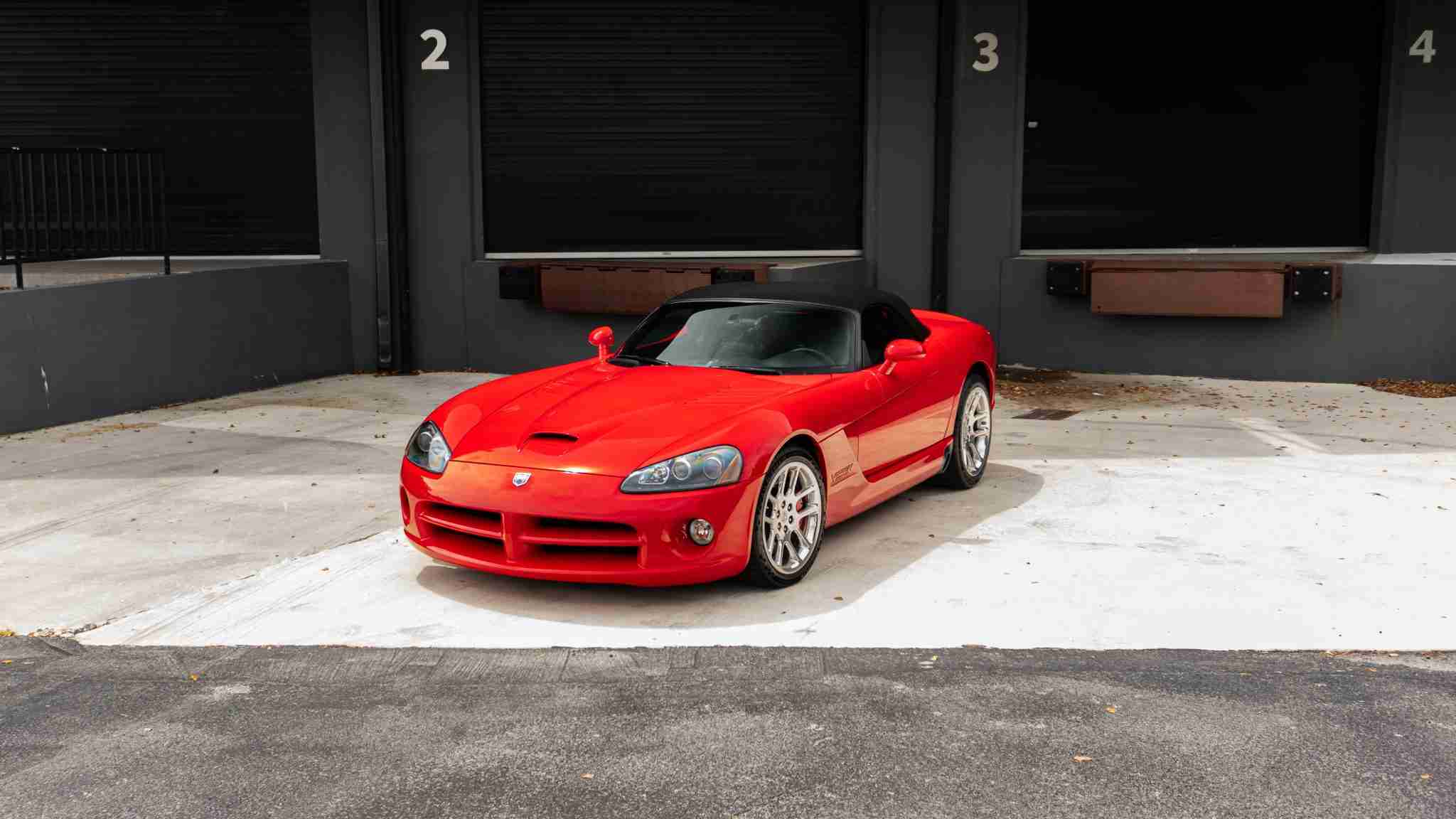 2005 Dodge Viper SRT-10 Only 16k Miles VIPER Red – 8.4L V10 – 6 Speed Manual – Like New Condition full