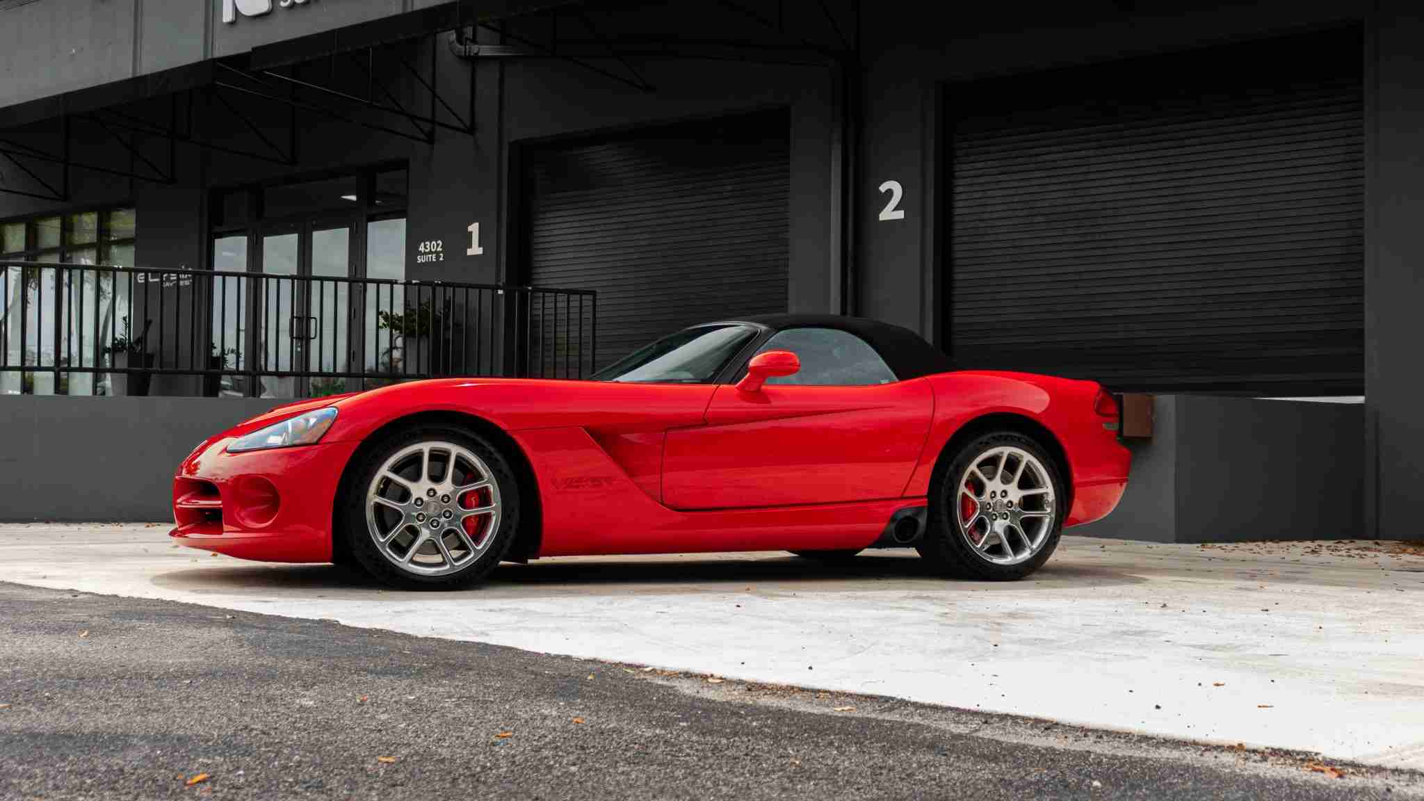 2005 Dodge Viper SRT-10 Only 16k Miles VIPER Red – 8.4L V10 – 6 Speed Manual – Like New Condition full