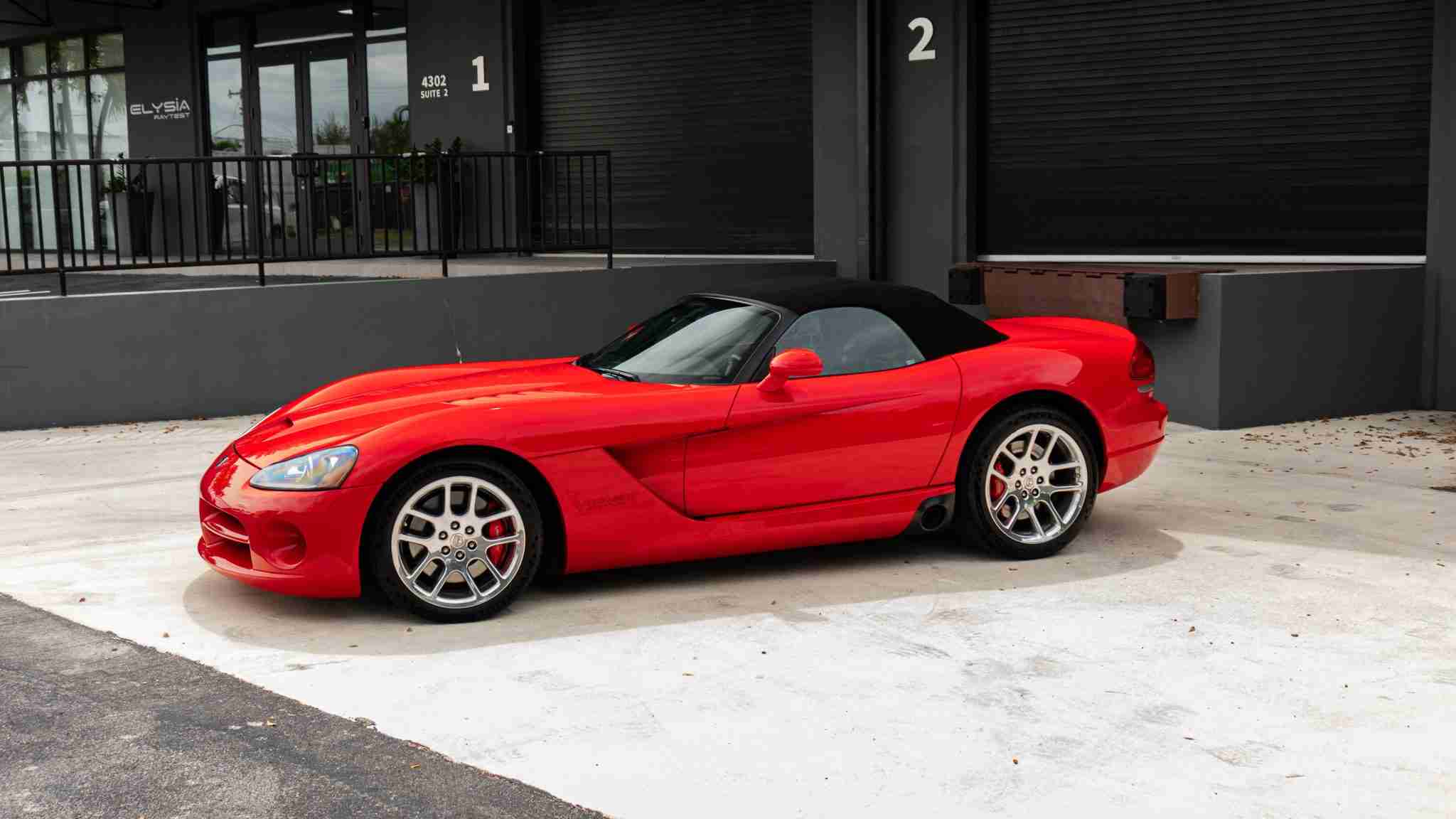 2005 Dodge Viper SRT-10 Only 16k Miles VIPER Red – 8.4L V10 – 6 Speed Manual – Like New Condition full