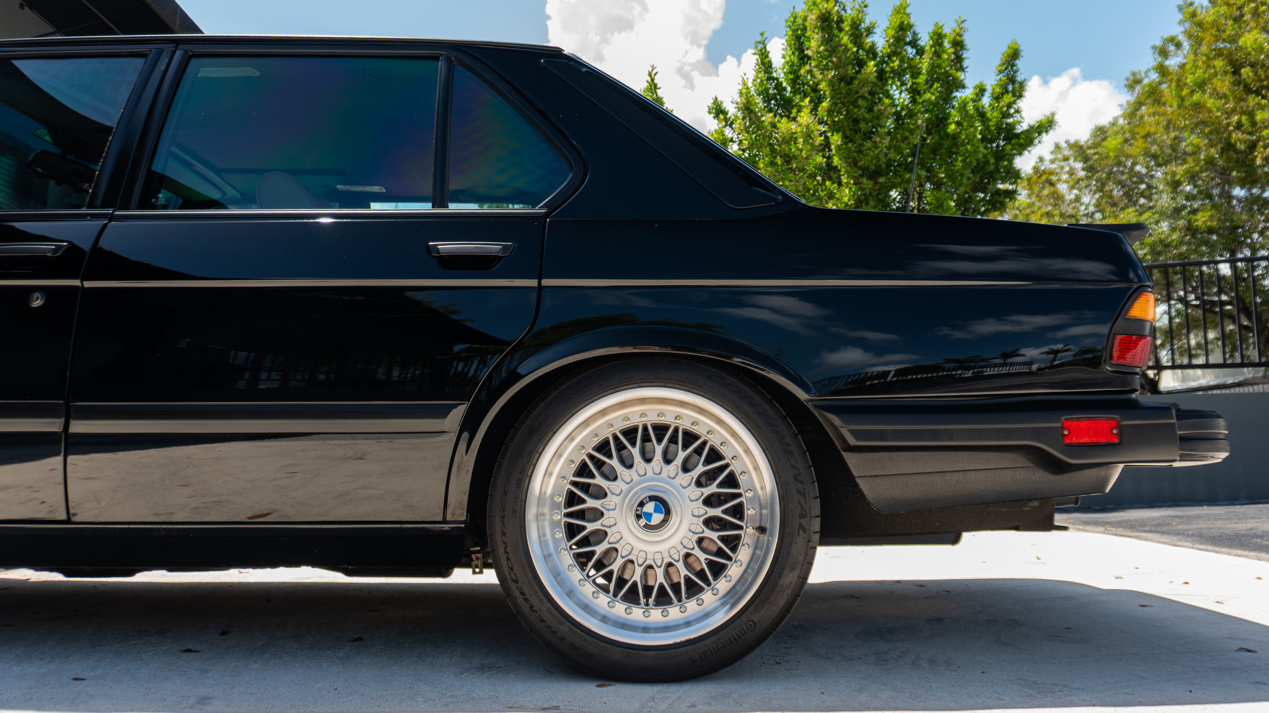 1988 BMW M5 E28 Brembo Brakes – Full Engine Rebuild – $80k in recent records – 5 Speed Manual full