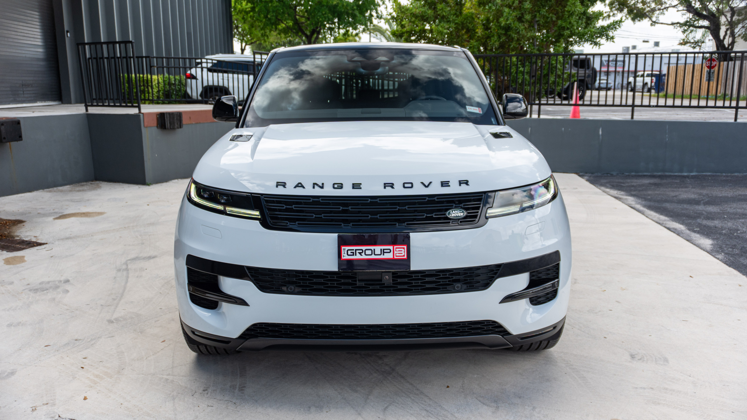 2024 Land Rover Range Rover Sport SE P360 – 900 Miles – Like New Condition – Factory Warranty – Loaded -$97K MSRP full