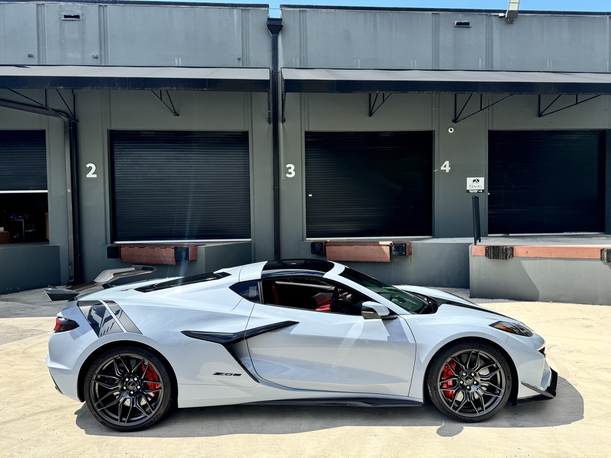 2024 Chevrolet Corvette 3LZ Z06 1 Owner – 800 Miles – $158k MSRP – All Original – Factory Warranty – LIKE NEW full