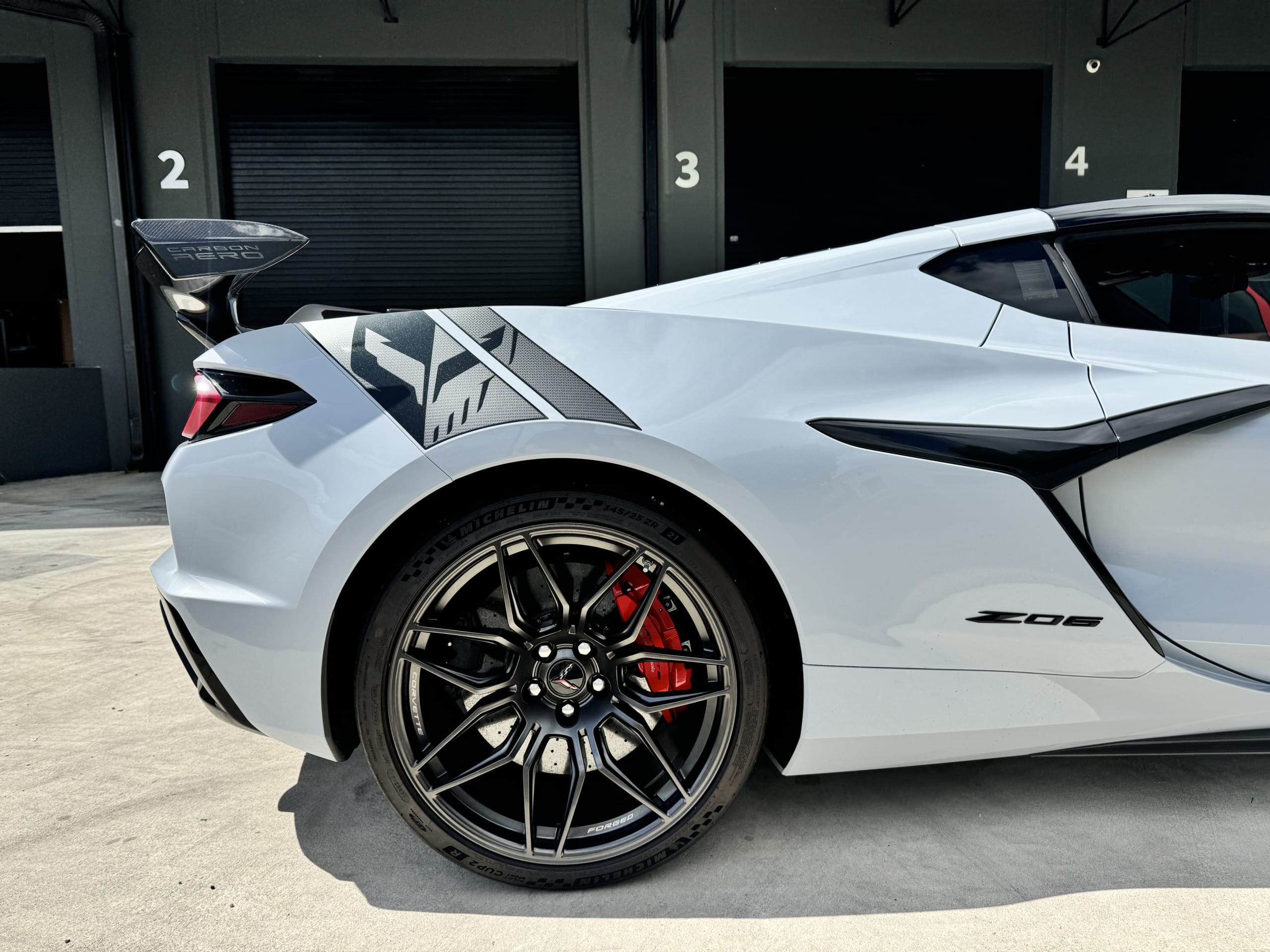 2024 Chevrolet Corvette 3LZ Z06 1 Owner – 800 Miles – $158k MSRP – All Original – Factory Warranty – LIKE NEW full