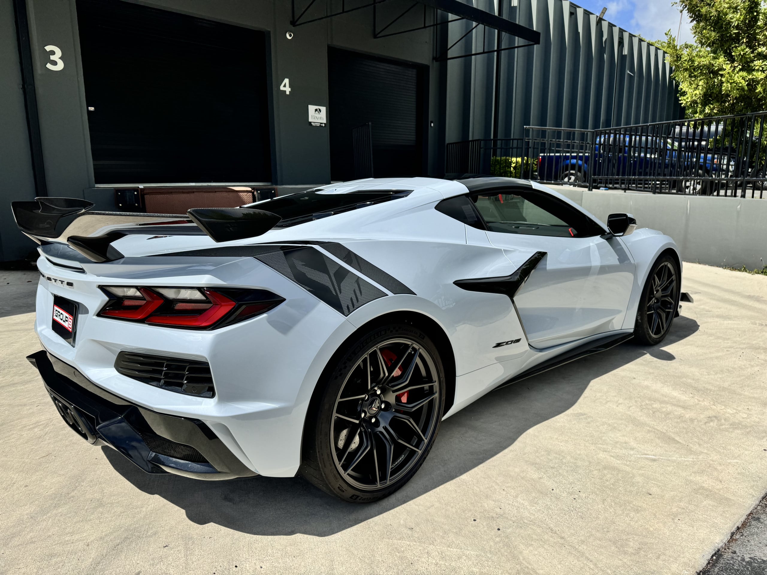 2024 Chevrolet Corvette 3LZ Z06 1 Owner – 800 Miles – $158k MSRP – All Original – Factory Warranty – LIKE NEW full