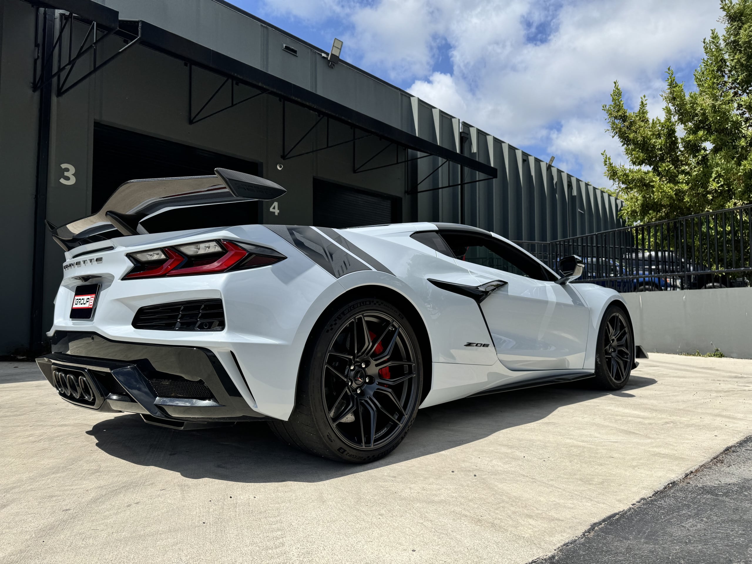 2024 Chevrolet Corvette 3LZ Z06 1 Owner – 800 Miles – $158k MSRP – All Original – Factory Warranty – LIKE NEW full