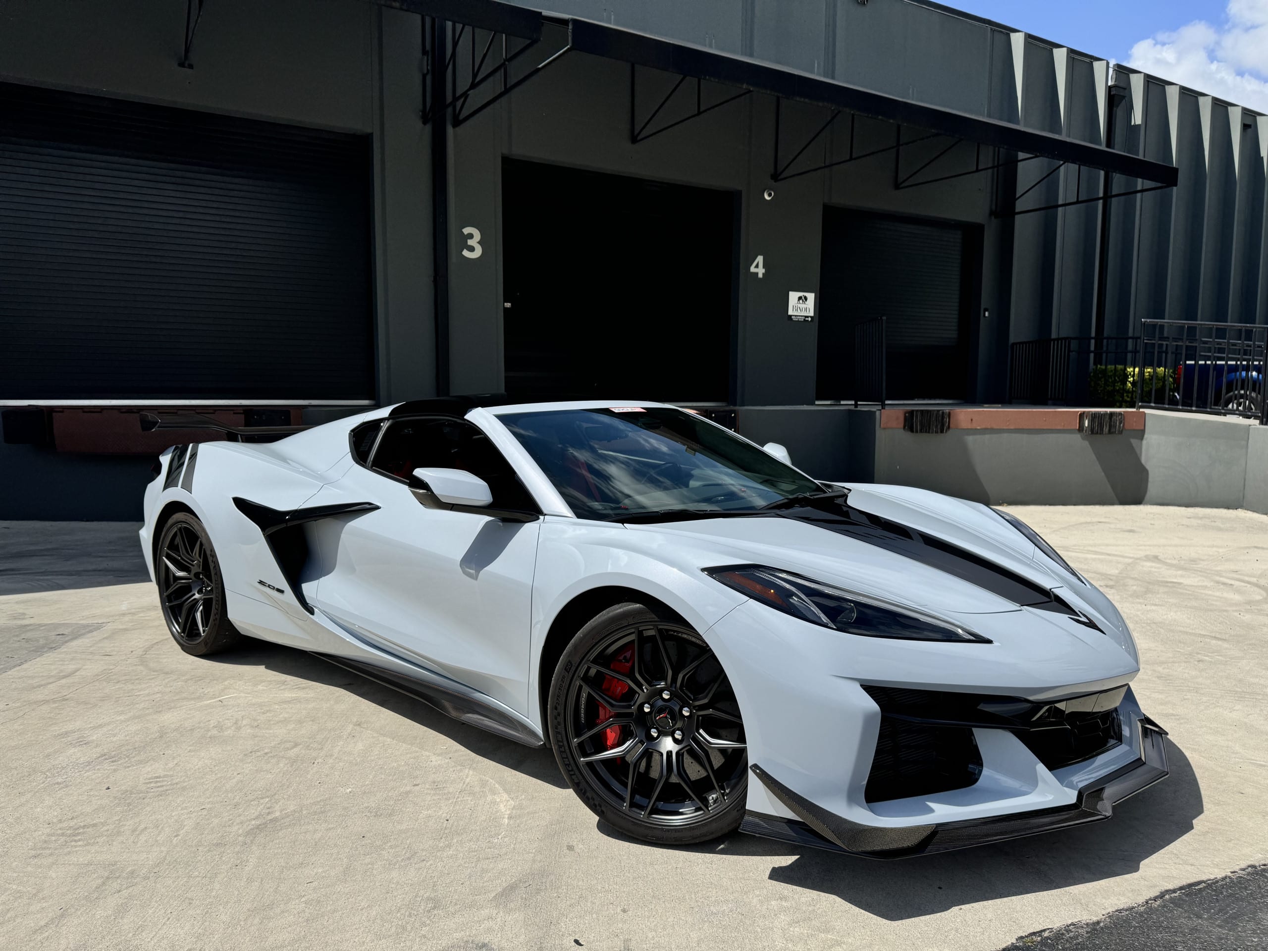 2024 Chevrolet Corvette 3LZ Z06 1 Owner – 800 Miles – $158k MSRP – All Original – Factory Warranty – LIKE NEW full