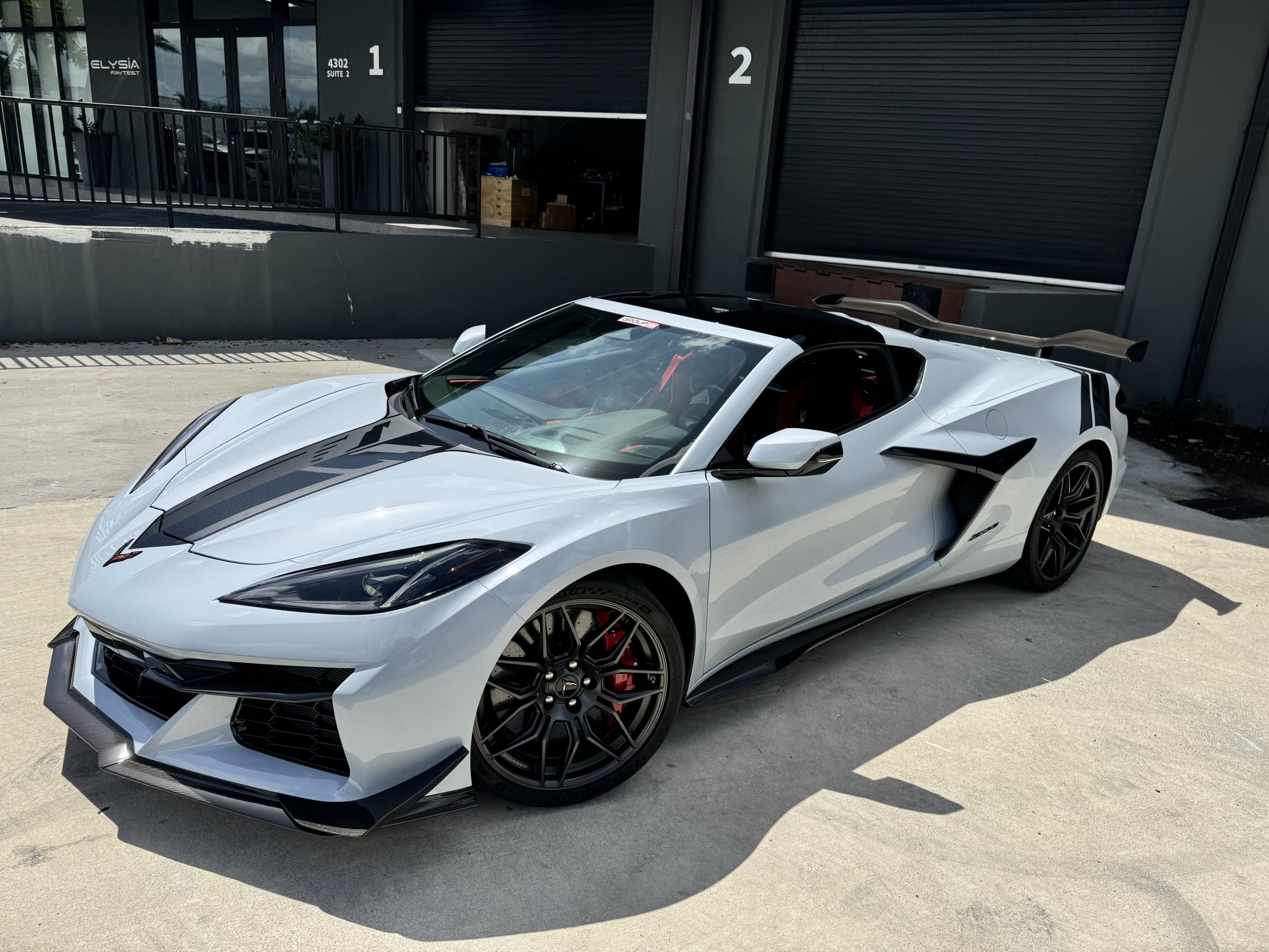 2024 Chevrolet Corvette 3LZ Z06 1 Owner – 800 Miles – $158k MSRP – All Original – Factory Warranty – LIKE NEW full