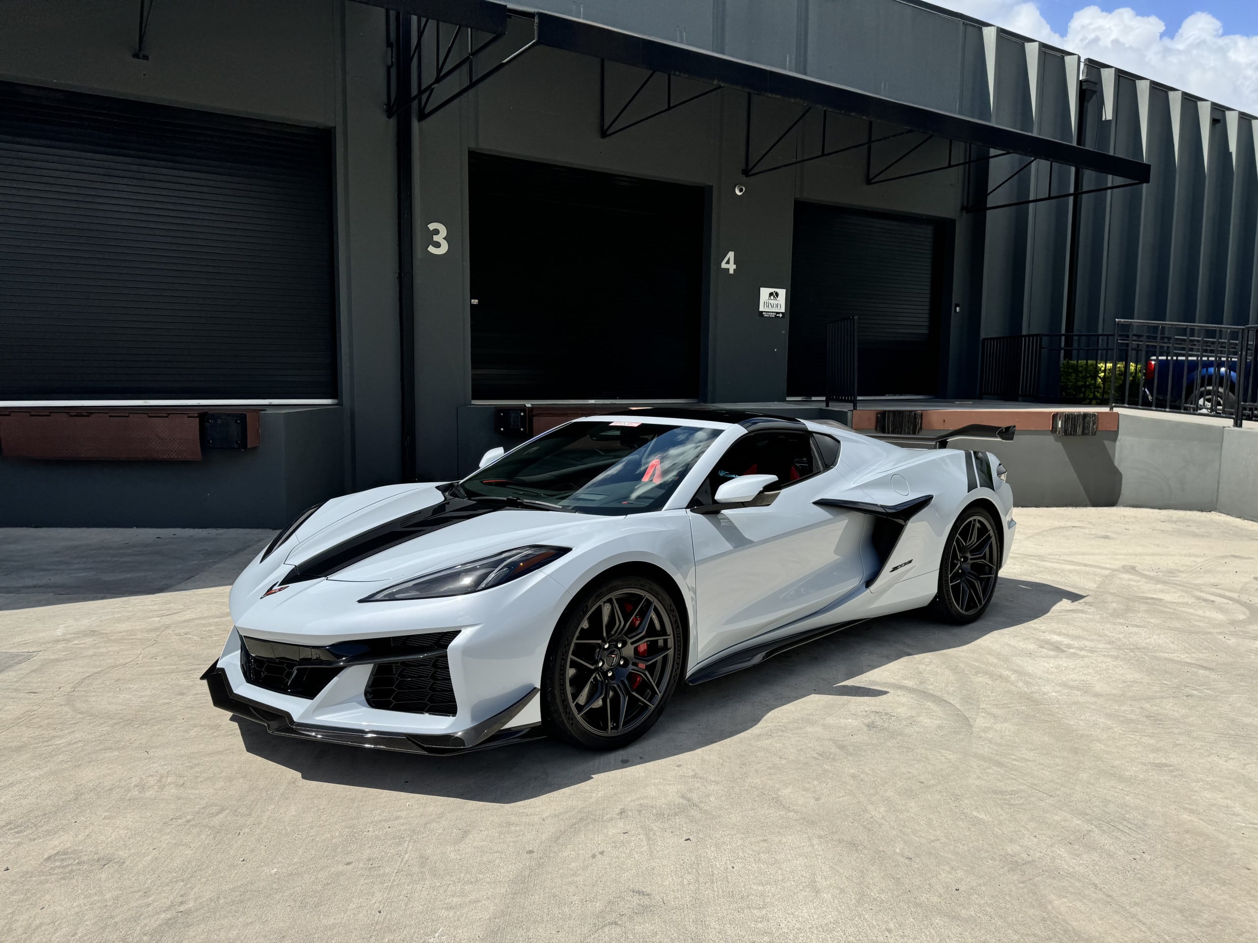2024 Chevrolet Corvette 3LZ Z06 1 Owner – 800 Miles – $158k MSRP – All Original – Factory Warranty – LIKE NEW full