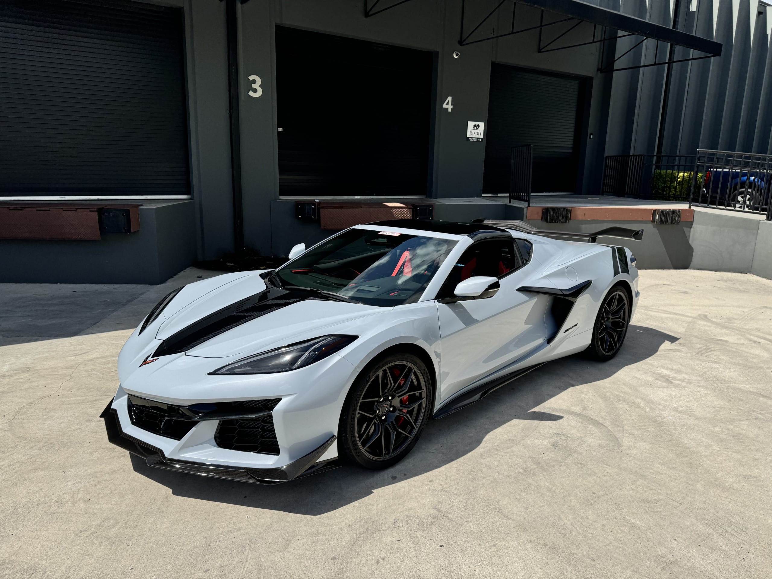 2024 Chevrolet Corvette 3LZ Z06 1 Owner – 800 Miles – $158k MSRP – All Original – Factory Warranty – LIKE NEW full