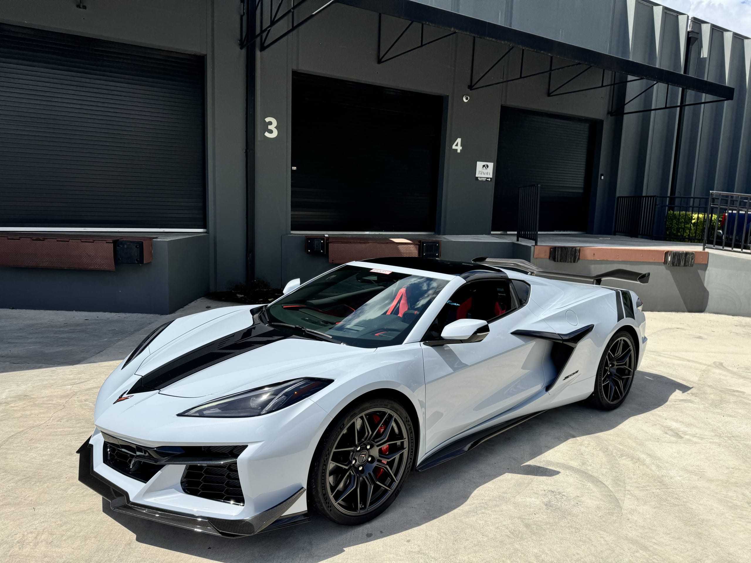 2024 Chevrolet Corvette 3LZ Z06 1 Owner – 800 Miles – $158k MSRP – All Original – Factory Warranty – LIKE NEW full