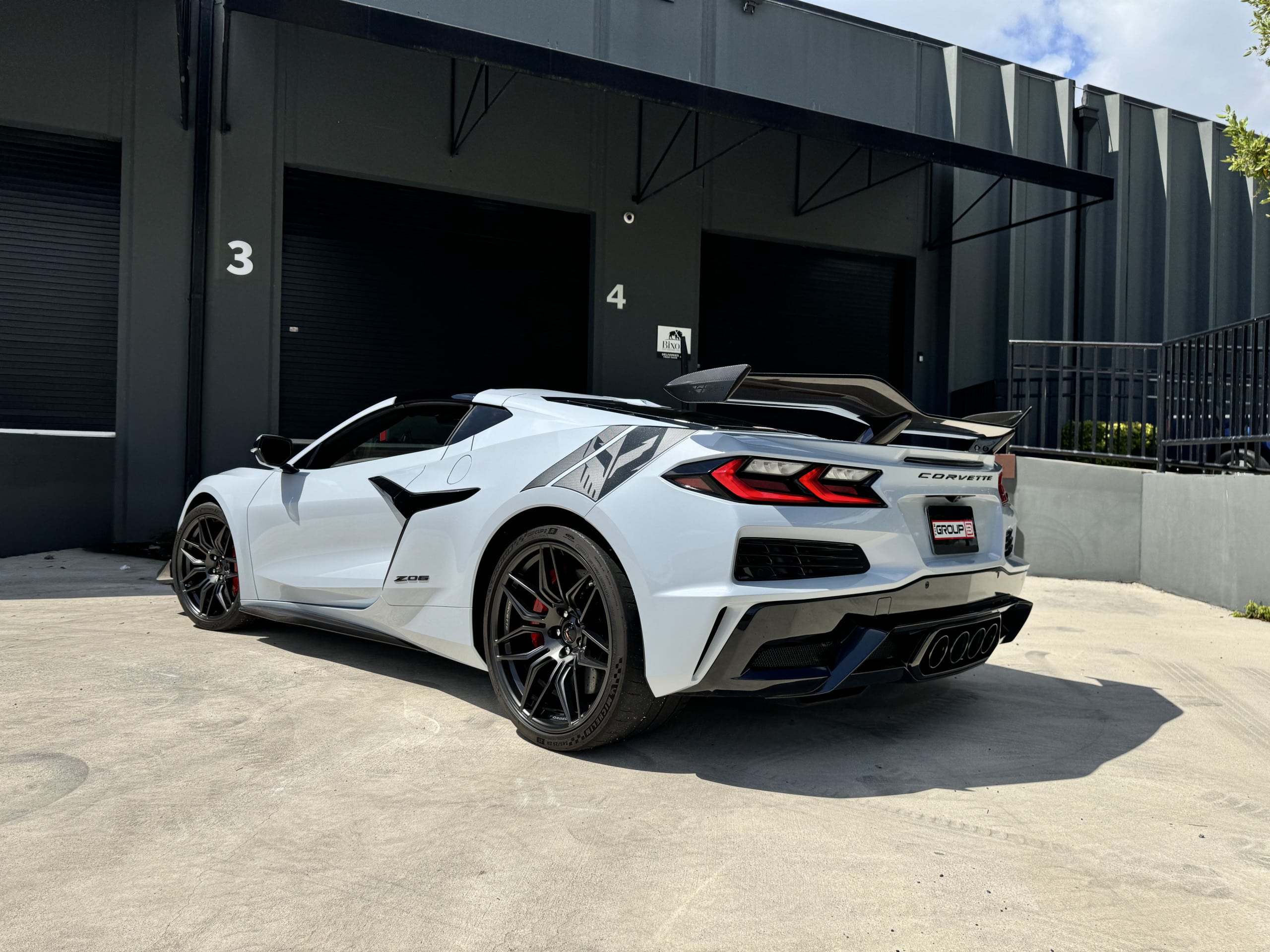 2024 Chevrolet Corvette 3LZ Z06 1 Owner – 800 Miles – $158k MSRP – All Original – Factory Warranty – LIKE NEW full