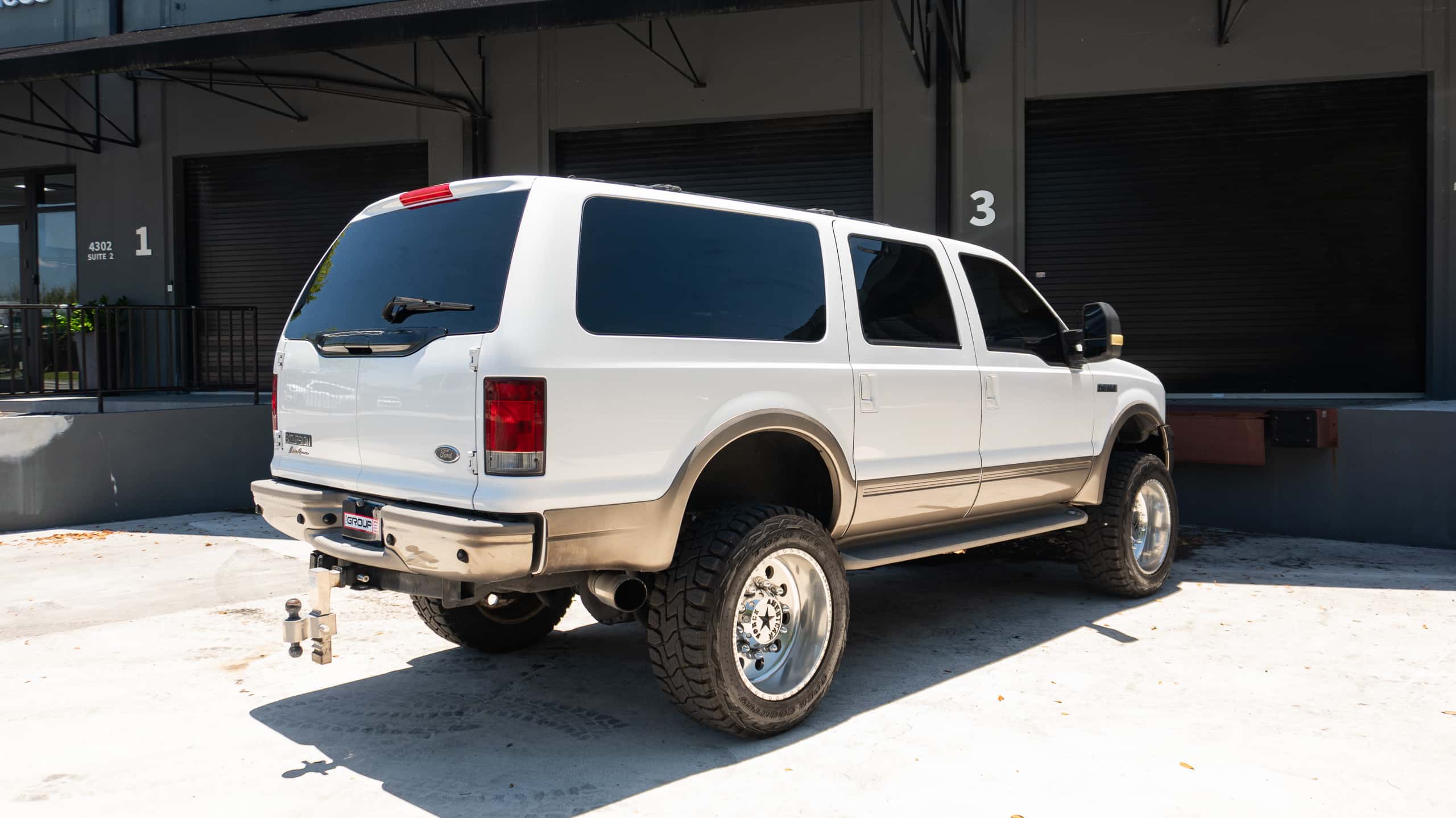 2005 Ford Excursion Eddie Bauer – 6.0L Turbo Diesel – Nicely Modified full