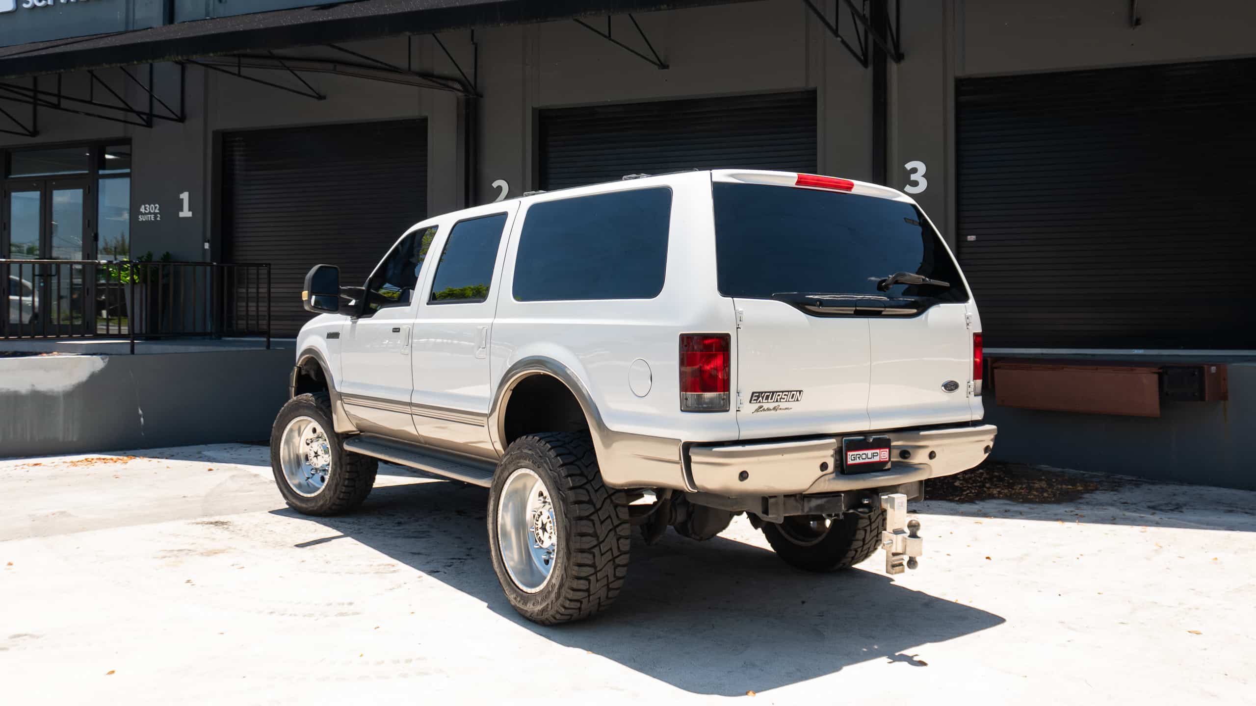 2005 Ford Excursion Eddie Bauer – 6.0L Turbo Diesel – Nicely Modified full