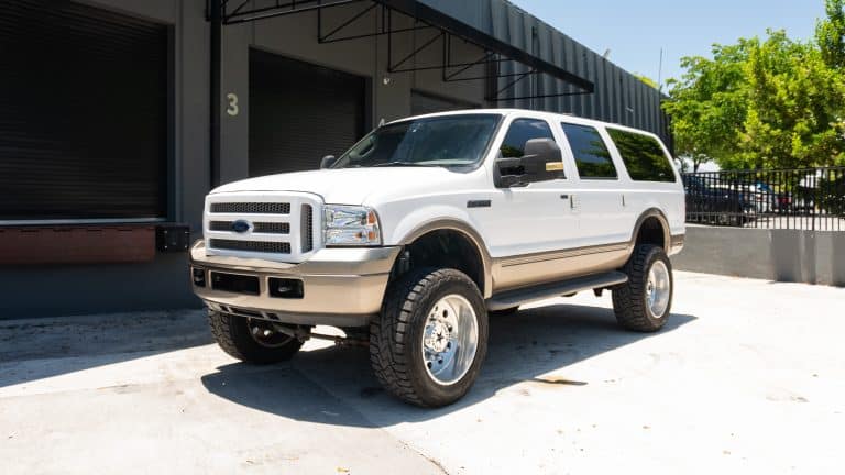 2005 Ford Excursion Eddie Bauer – 6.0L Turbo Diesel – Nicely Modified