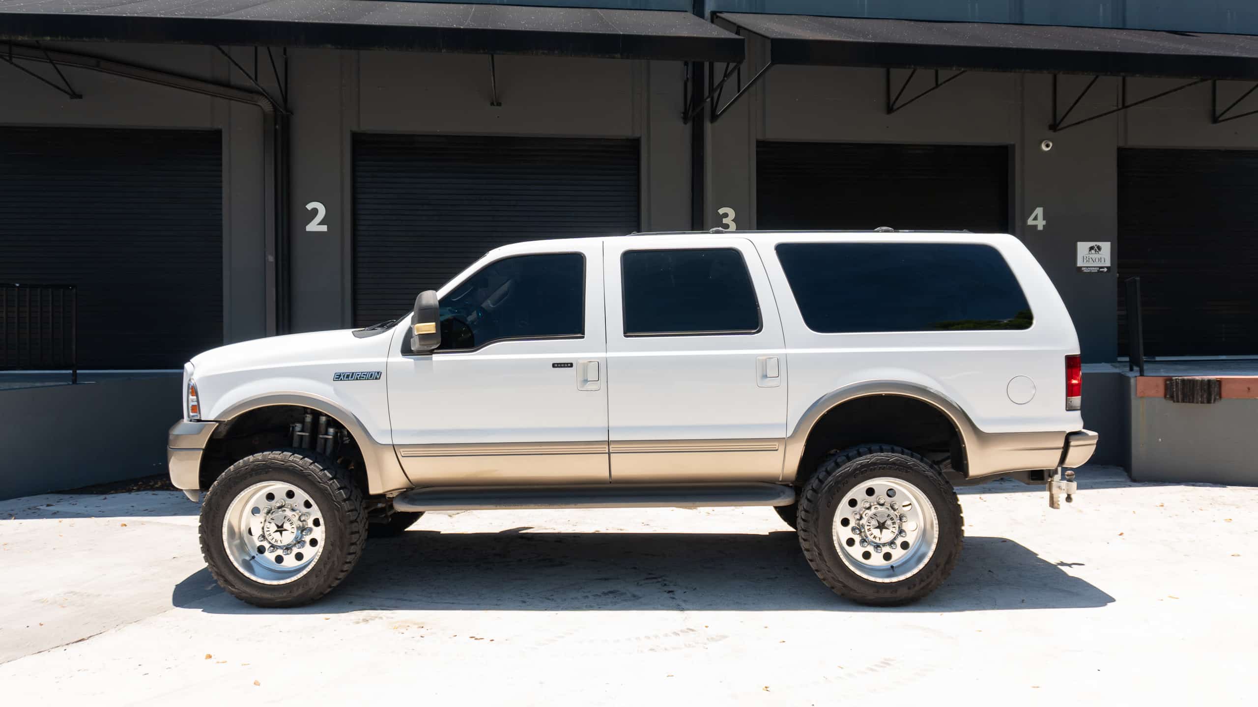 2005 Ford Excursion Eddie Bauer – 6.0L Turbo Diesel – Nicely Modified full