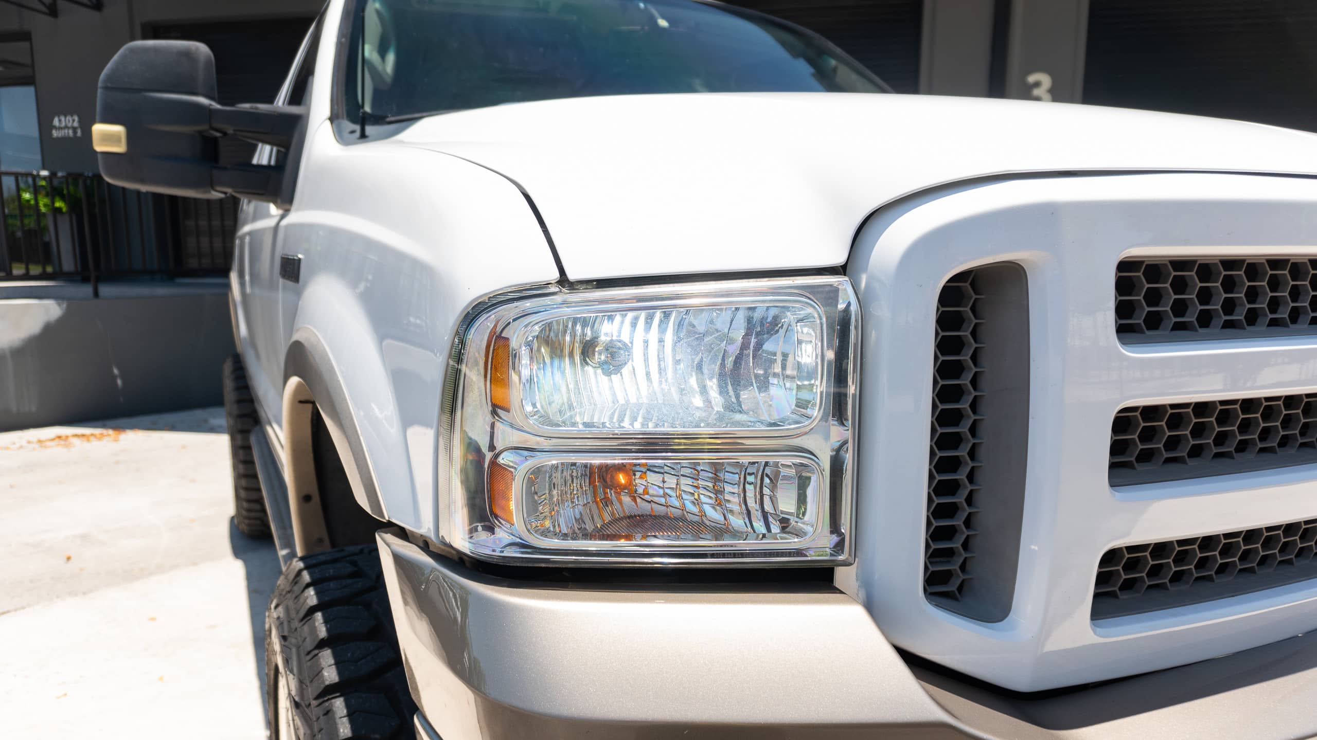 2005 Ford Excursion Eddie Bauer – 6.0L Turbo Diesel – Nicely Modified full