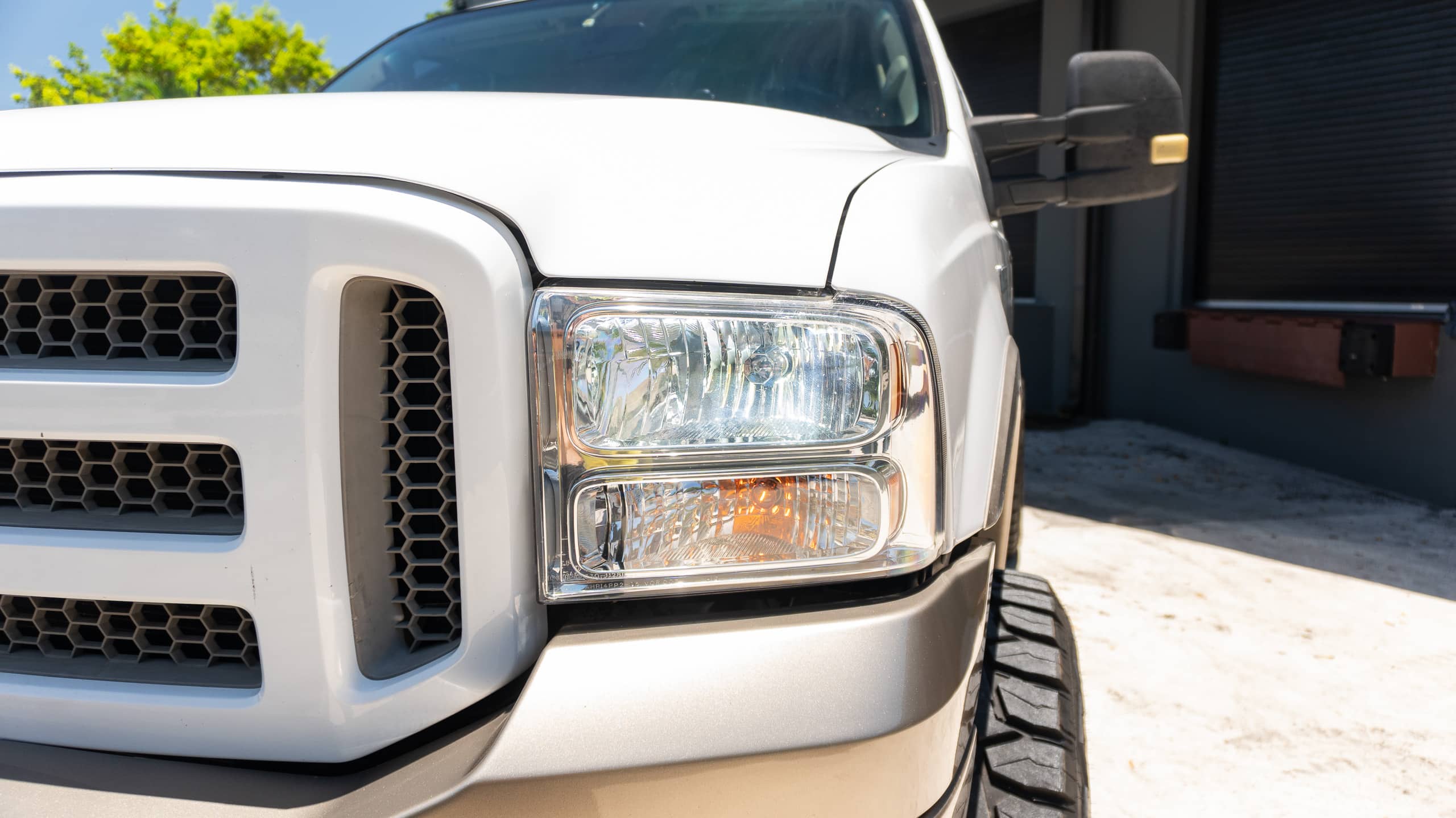 2005 Ford Excursion Eddie Bauer – 6.0L Turbo Diesel – Nicely Modified full