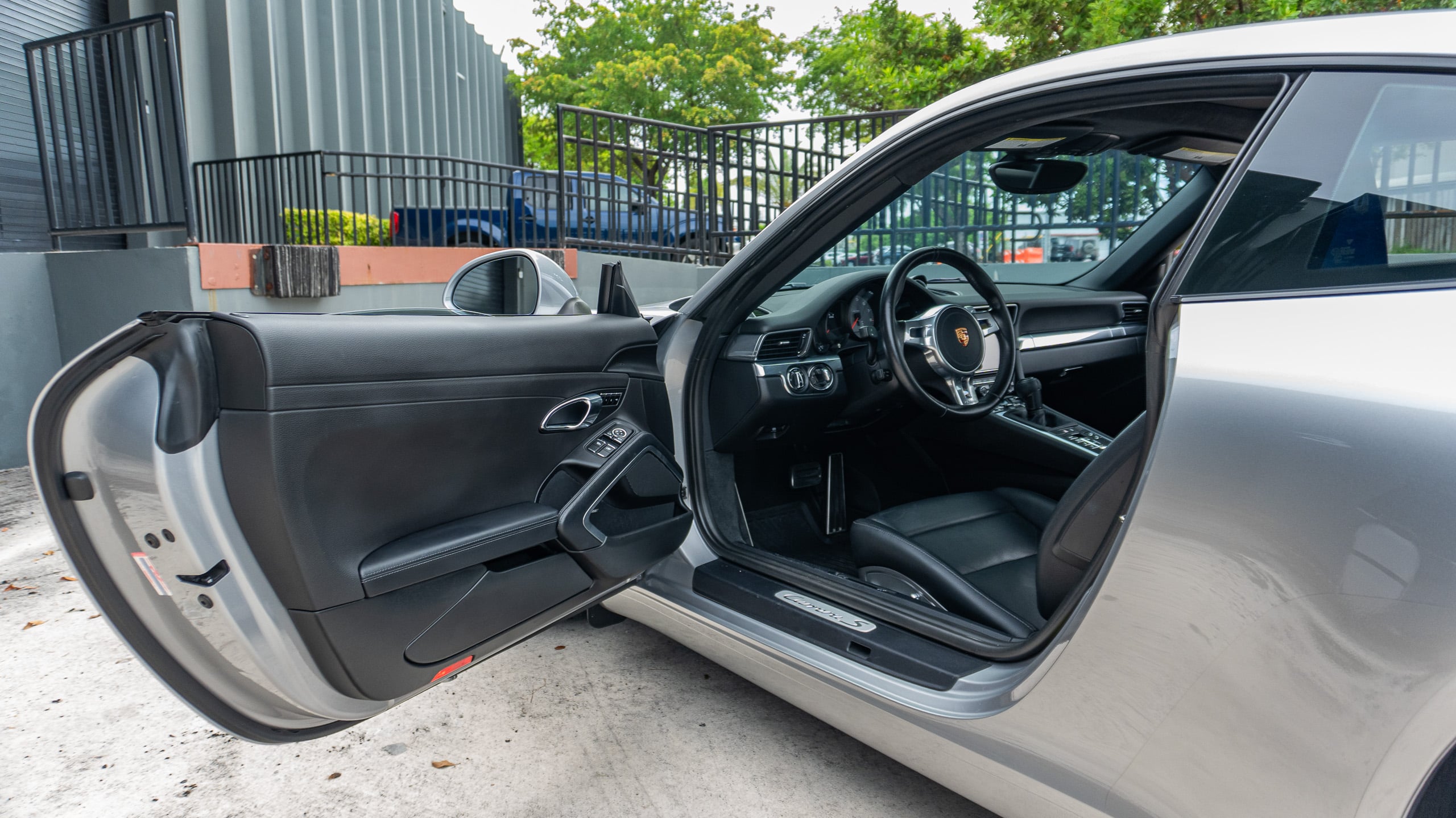 2016 Porsche 911 Carrera S Silver Metallic – 57k Miles – PDK – BBS LM’s – 400 Hp – CPO Extended Warranty full
