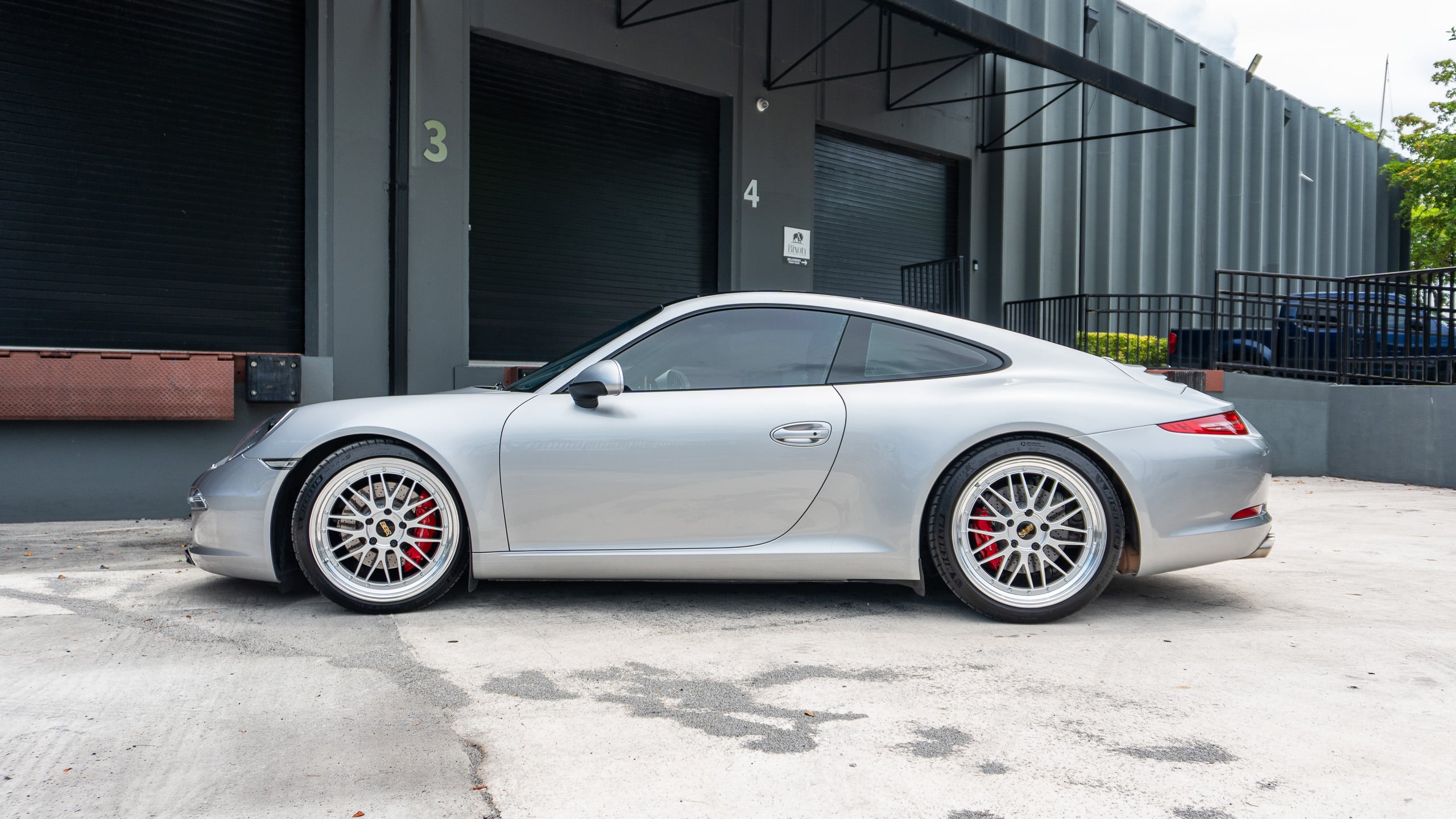 2016 Porsche 911 Carrera S Silver Metallic – 57k Miles – PDK – BBS LM’s – 400 Hp – CPO Extended Warranty full
