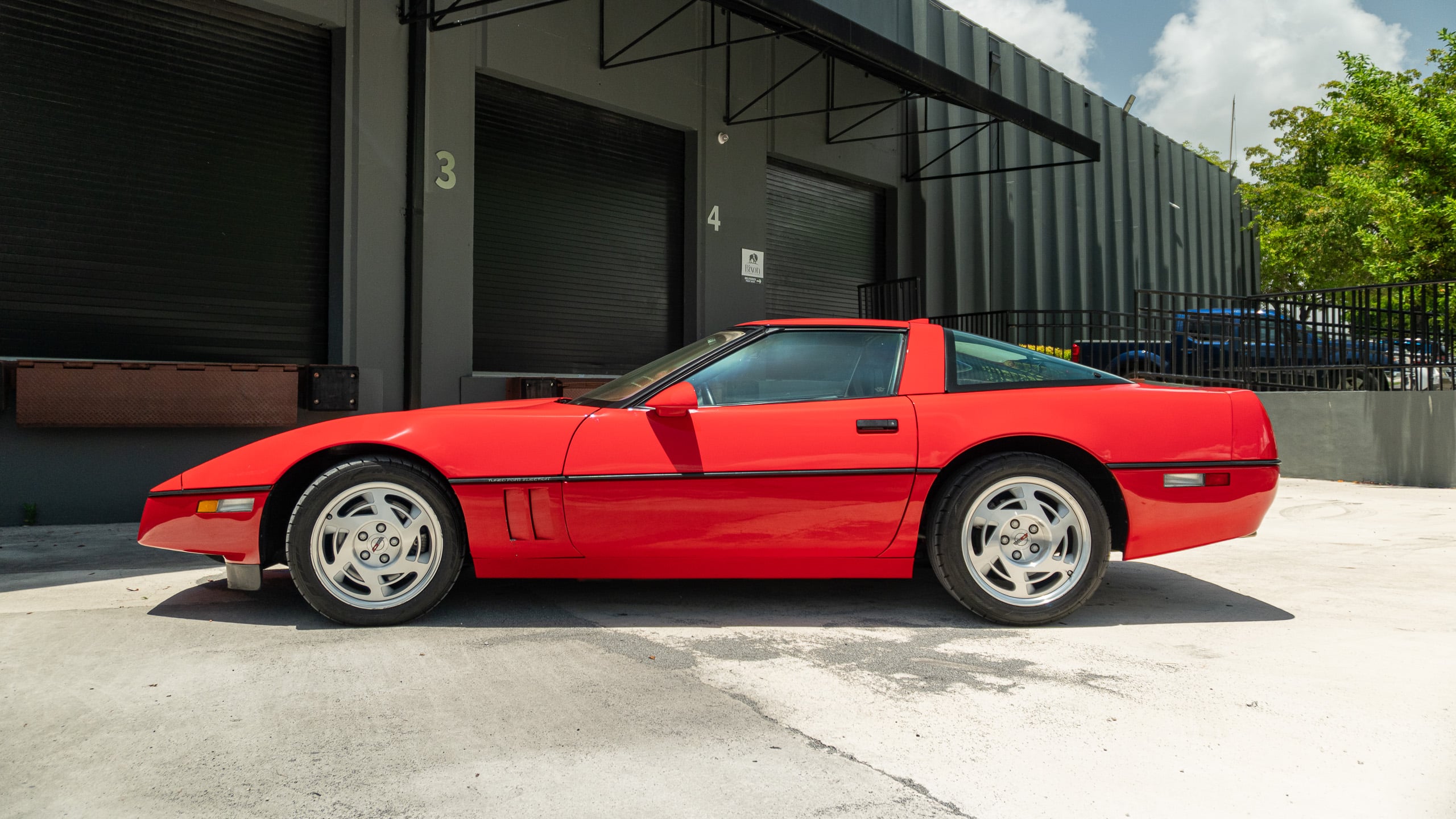 1990 Chevrolet Corvette ZR-1 28k Miles – $8000 in recent maintenance – Well Sorted -Extremely Clean Condition full