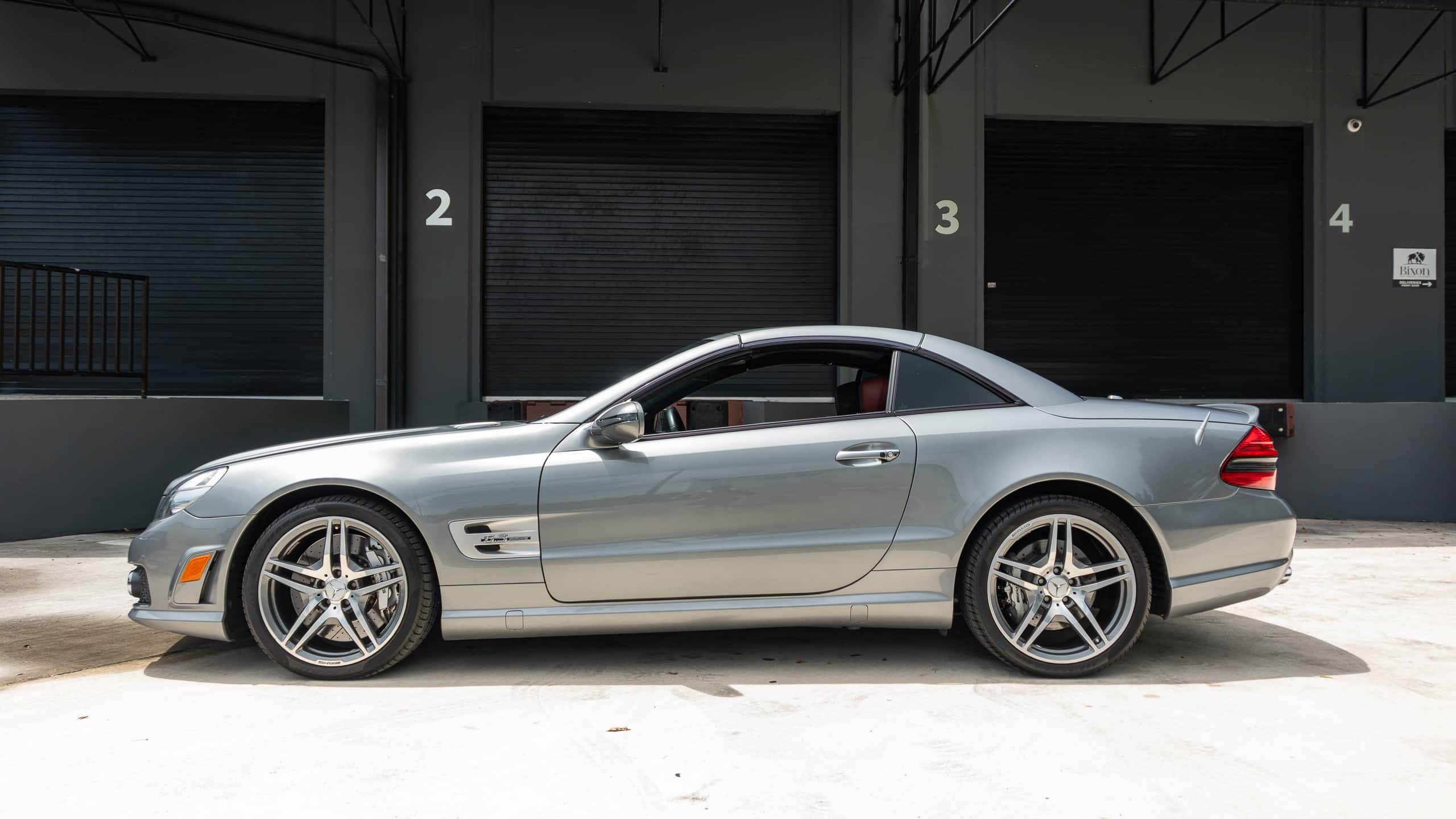 2009 Mercedes Benz SL 63 AMG R230 – P30 Perfomance Package – 19K Miles – Red Interior full